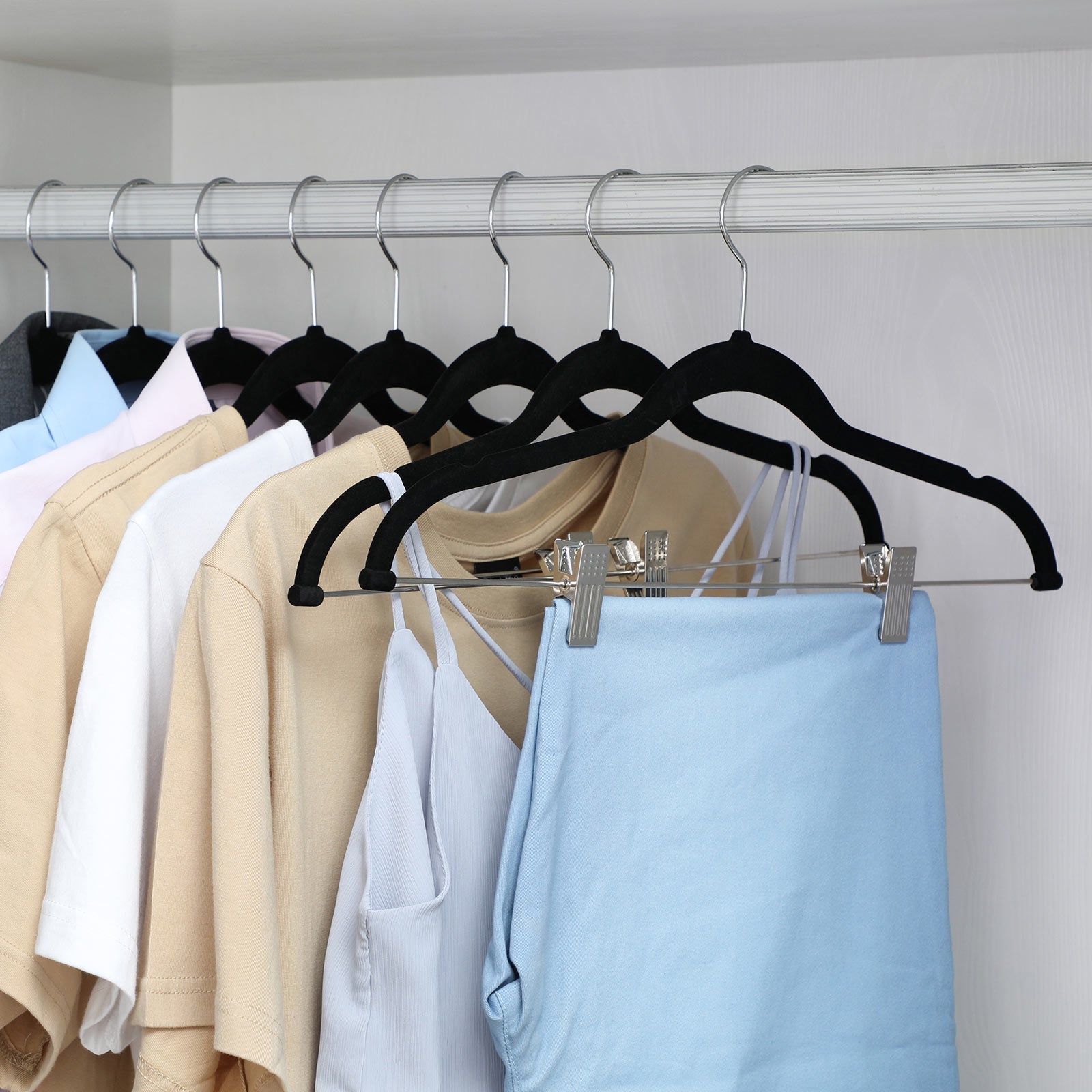 Pants Hangers – Velvet – Grey – 30 Pack with Clips and 360 Rotating Hook
