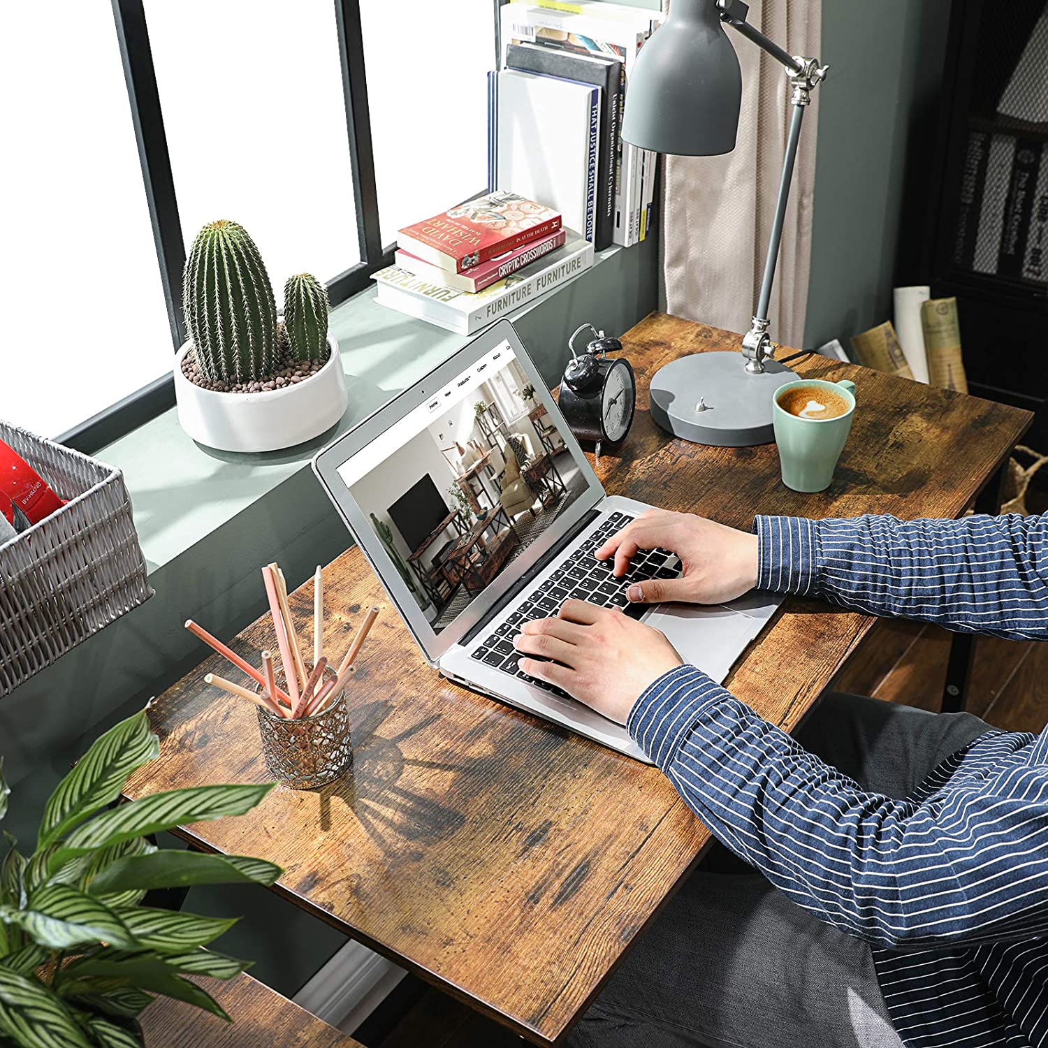 Computer Desk – Metal – Rustic Brown – Industrial Design, Simple Assembly