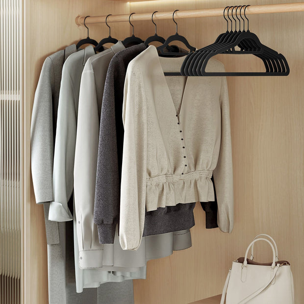 Velvet Hangers – Velvet – Cloud White – Set of 50 with Non-Slip Design and Rose Gold Swivel Hook