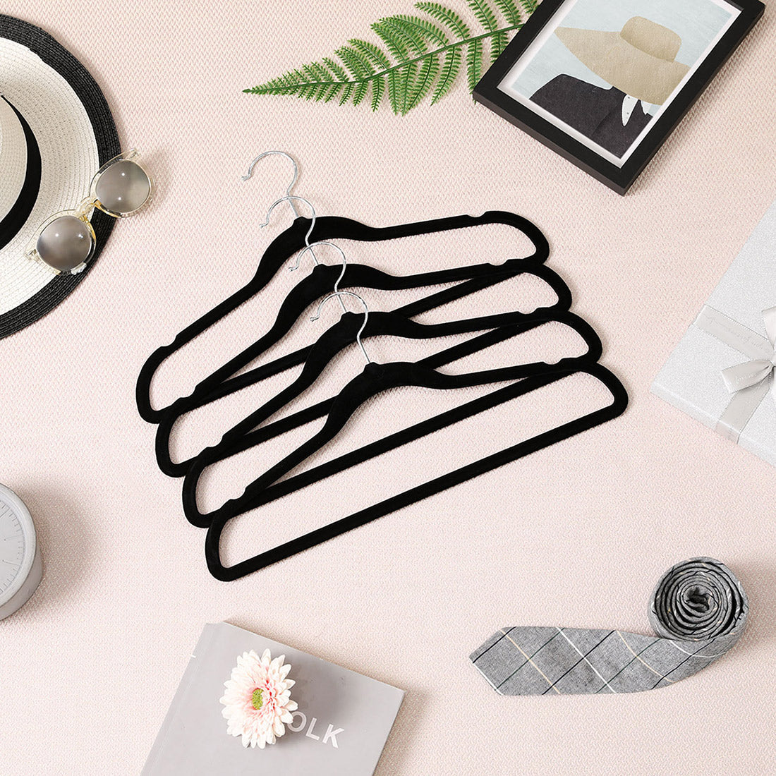 Set of 50 Velvet Non-Slip Clothes Hangers – Pink – Thin and Durable with 360° Swivel Hooks