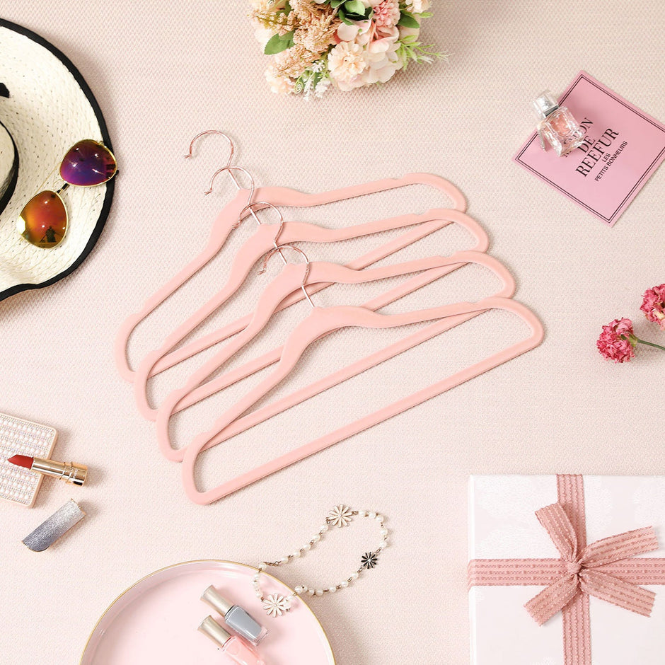 Set of 20 Velvet Hangers – Pink – Thin and Durable with 360° Swivel Hooks