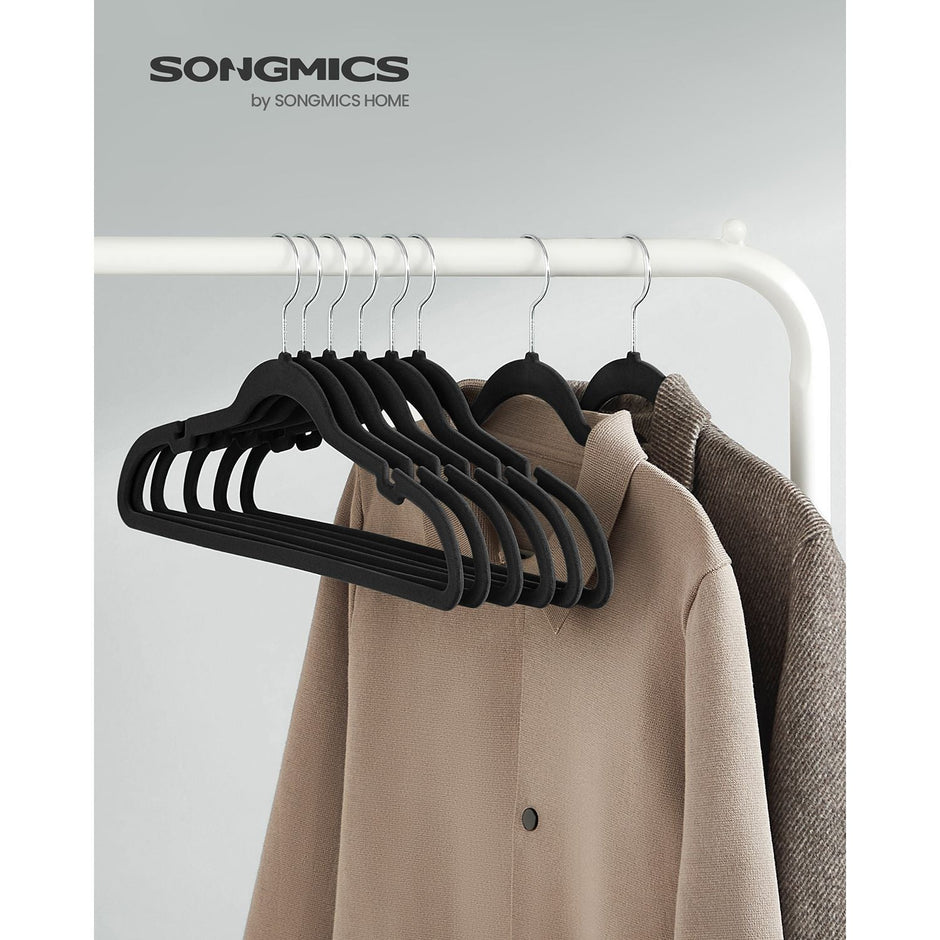 Velvet Hangers – Black – Non-Slip Design with Shoulder Notches and Trouser Bar – 30-Pack