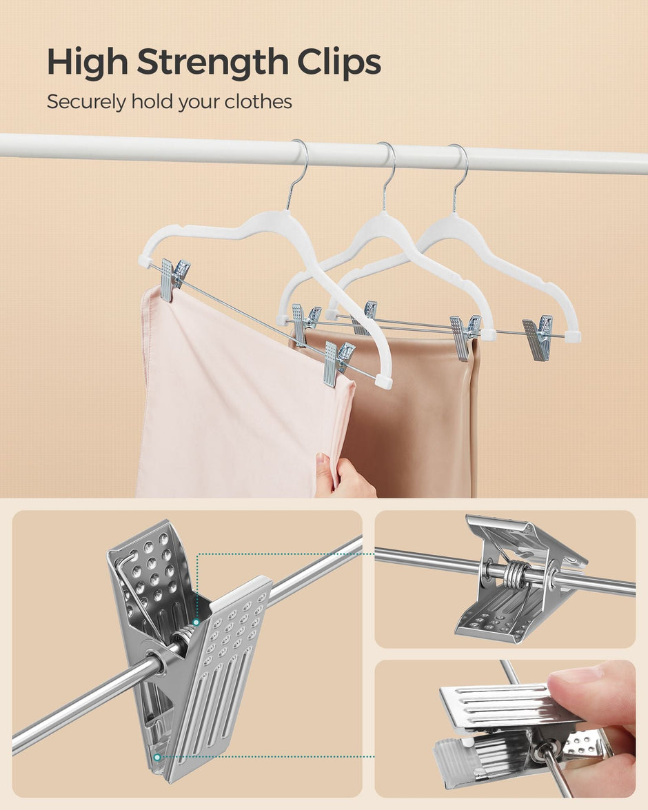 Set of 20 Velvet Hangers – Velvet – White – Adjustable Clips and Non-slip Design