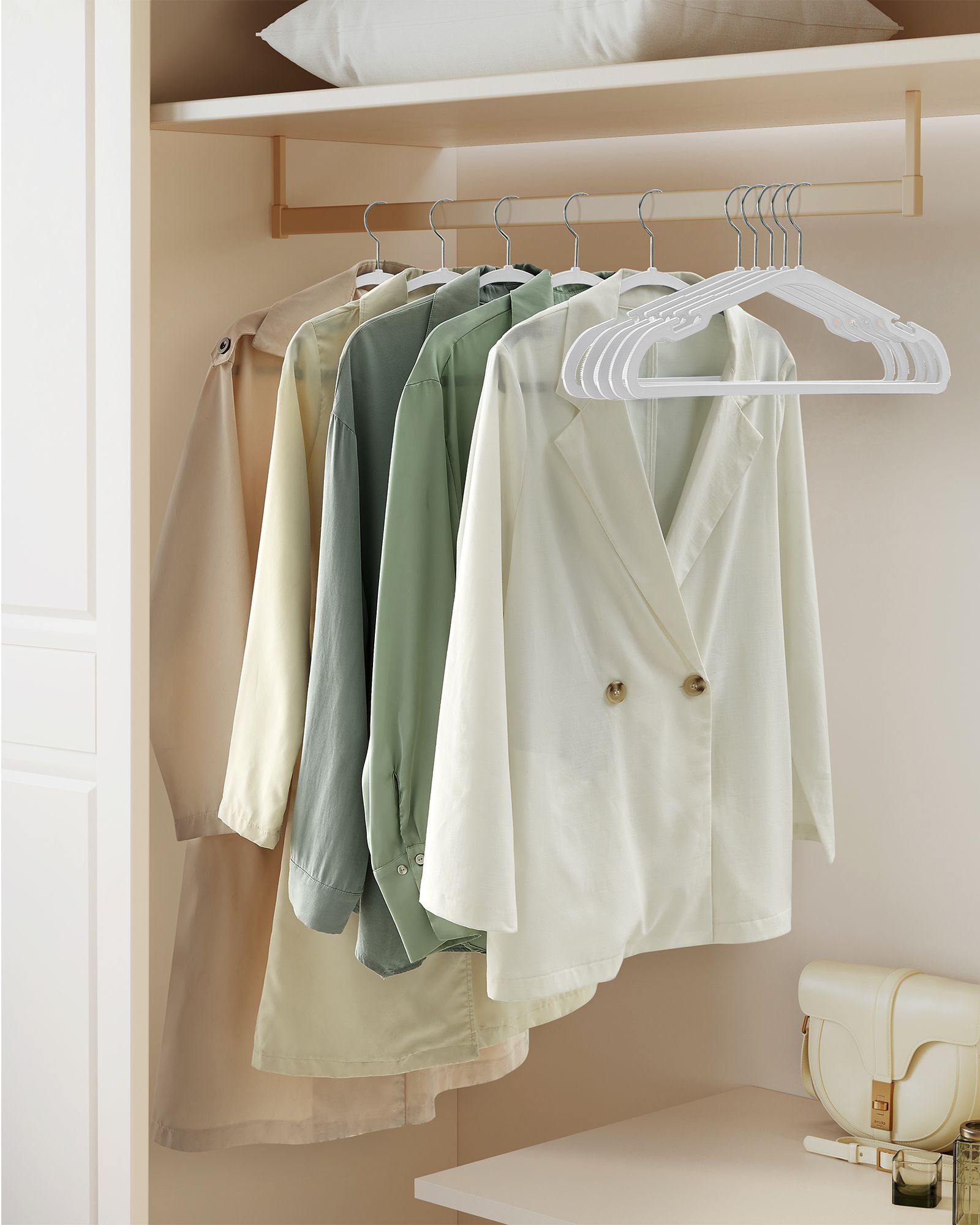 Pack of 50 Heavy-Duty Plastic Hangers – Cloud White – 360° Swivel Hook – Space-Saving Design