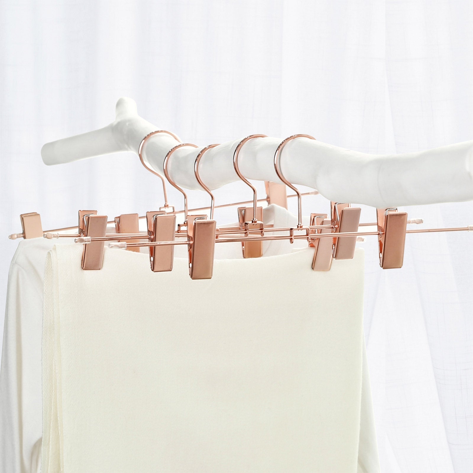 Clothes Hanger – Metal – Chrome – Sturdy with 2 Non-Slip Clips and 360° Rotation, Pack of 10