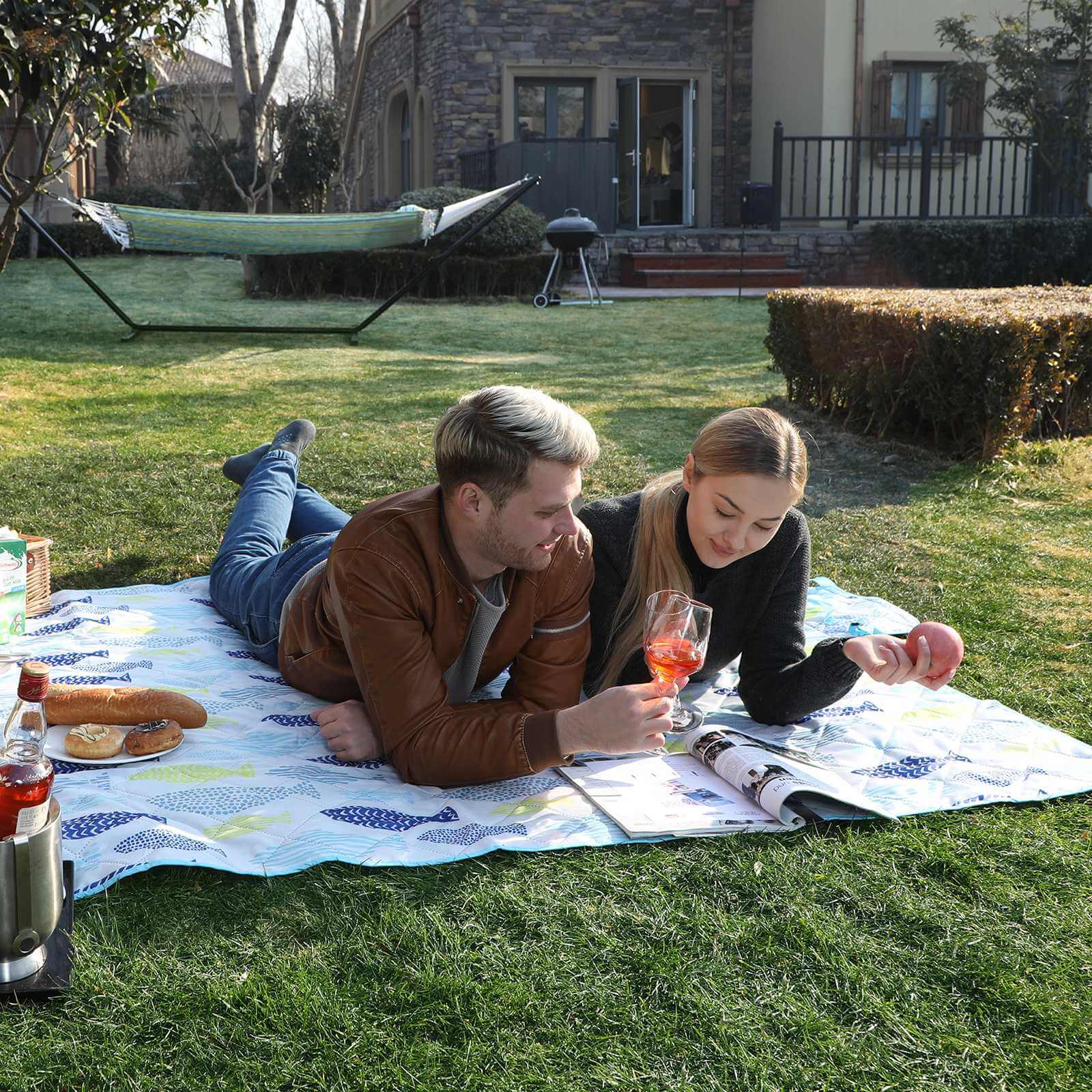 Picnic Blanket – Insulated Fabric – Fish Pattern – Washable and Foldable with Shoulder Strap