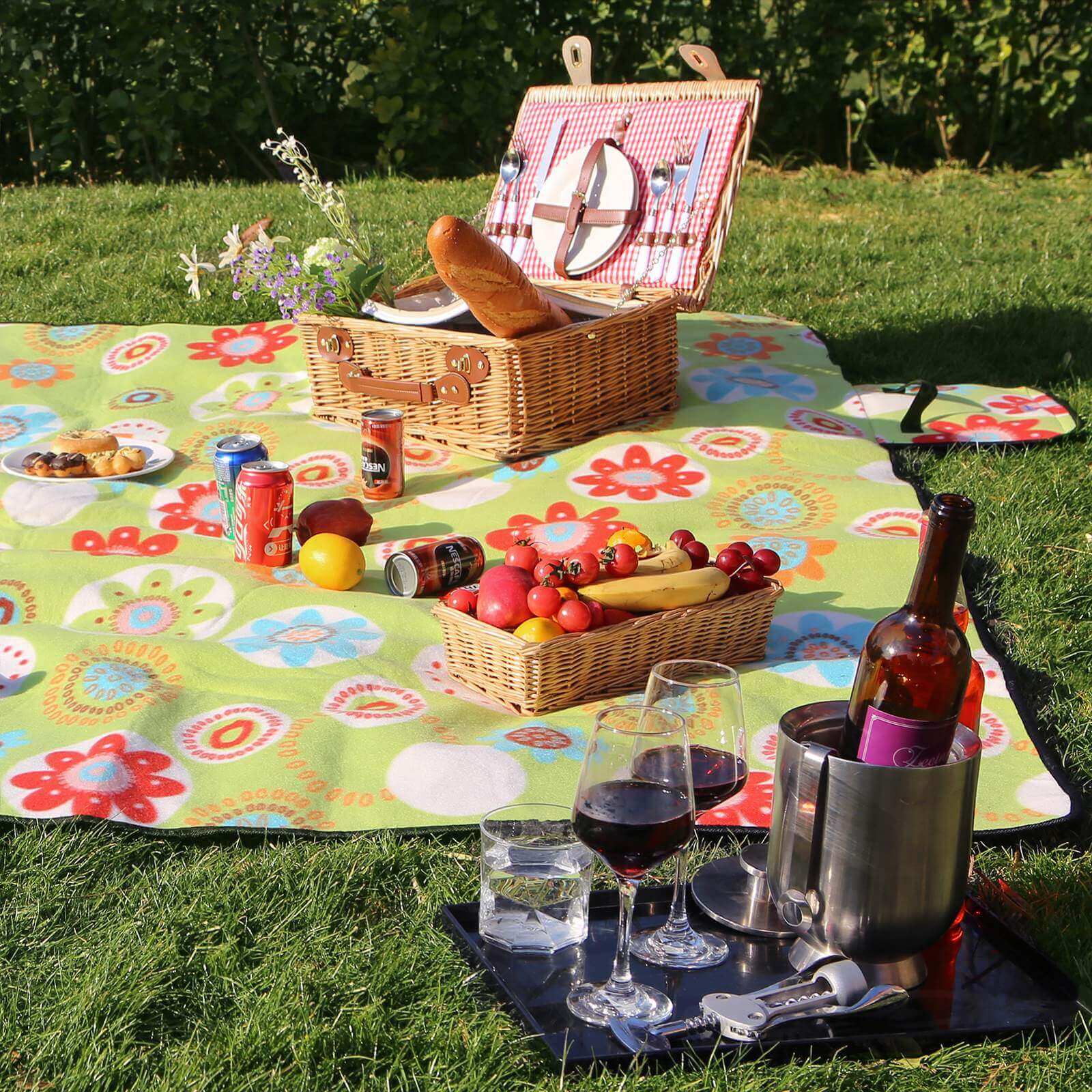 Picnic Blanket – Waterproof – Floral Pattern – Portable with Handle