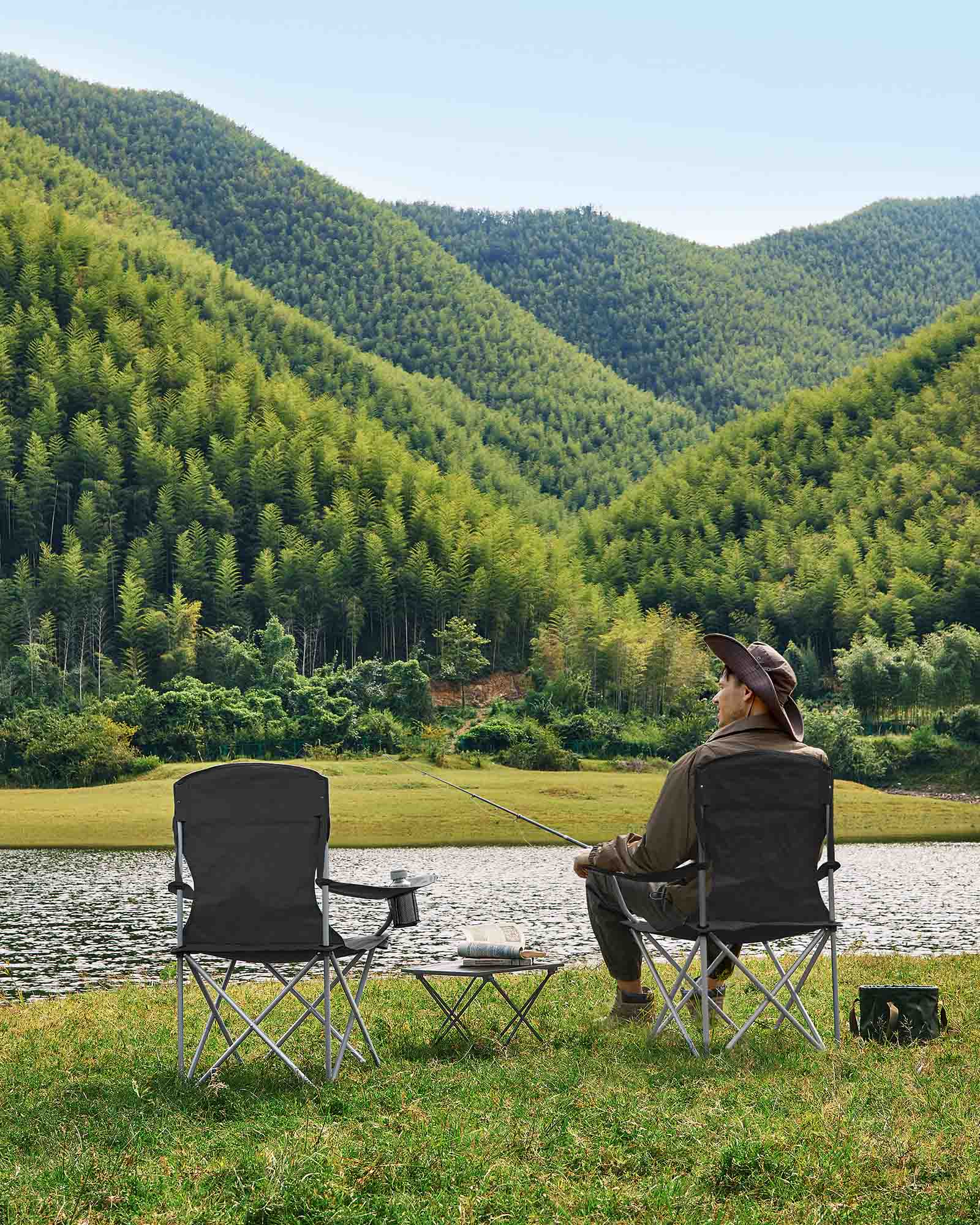 Set of 2 Folding Camping Chairs – Sturdy Frame – Black – Comfortable Design with Bottle Holder