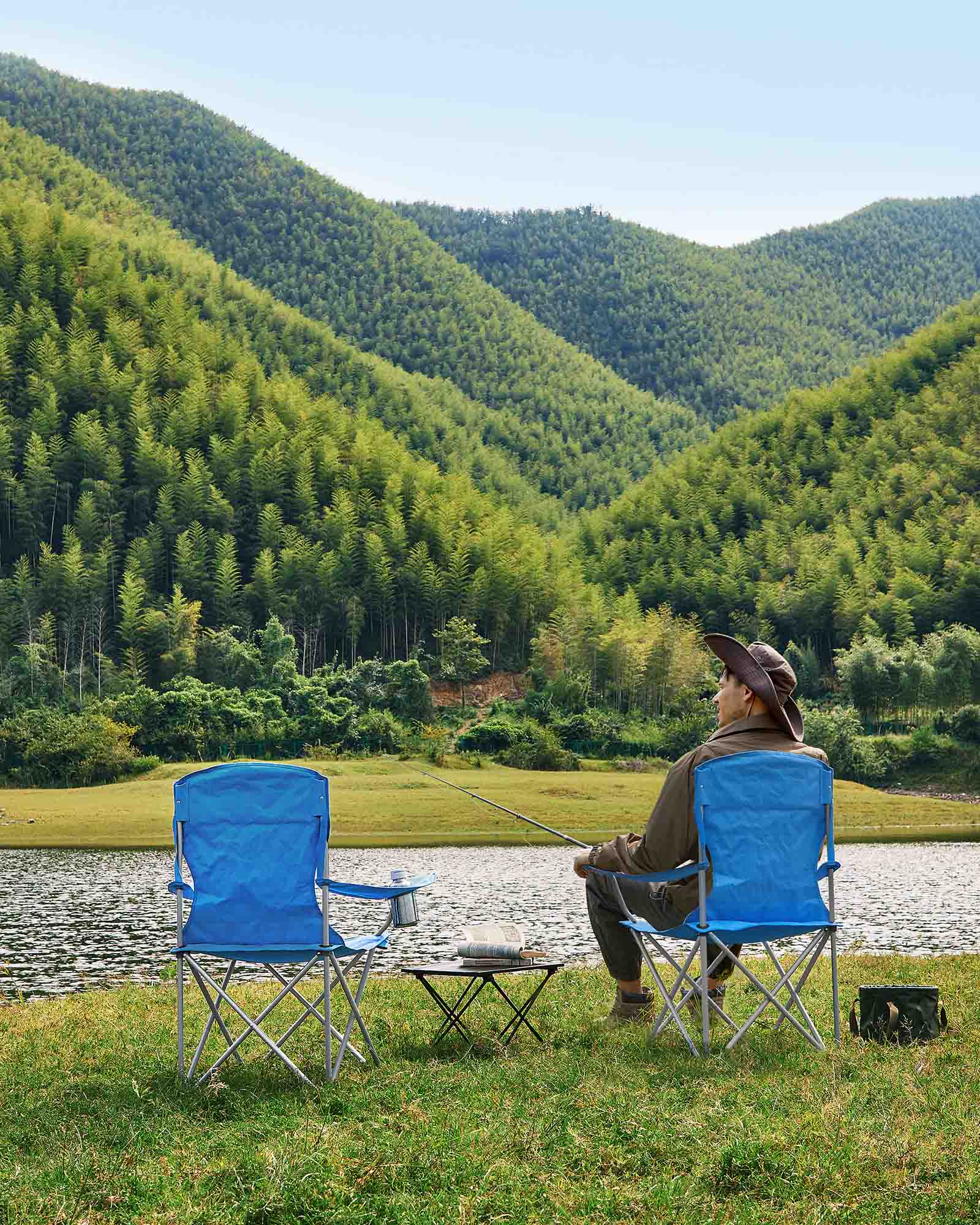 Set of 2 Folding Camping Chairs – Sturdy Frame – Black – Comfortable Design with Bottle Holder