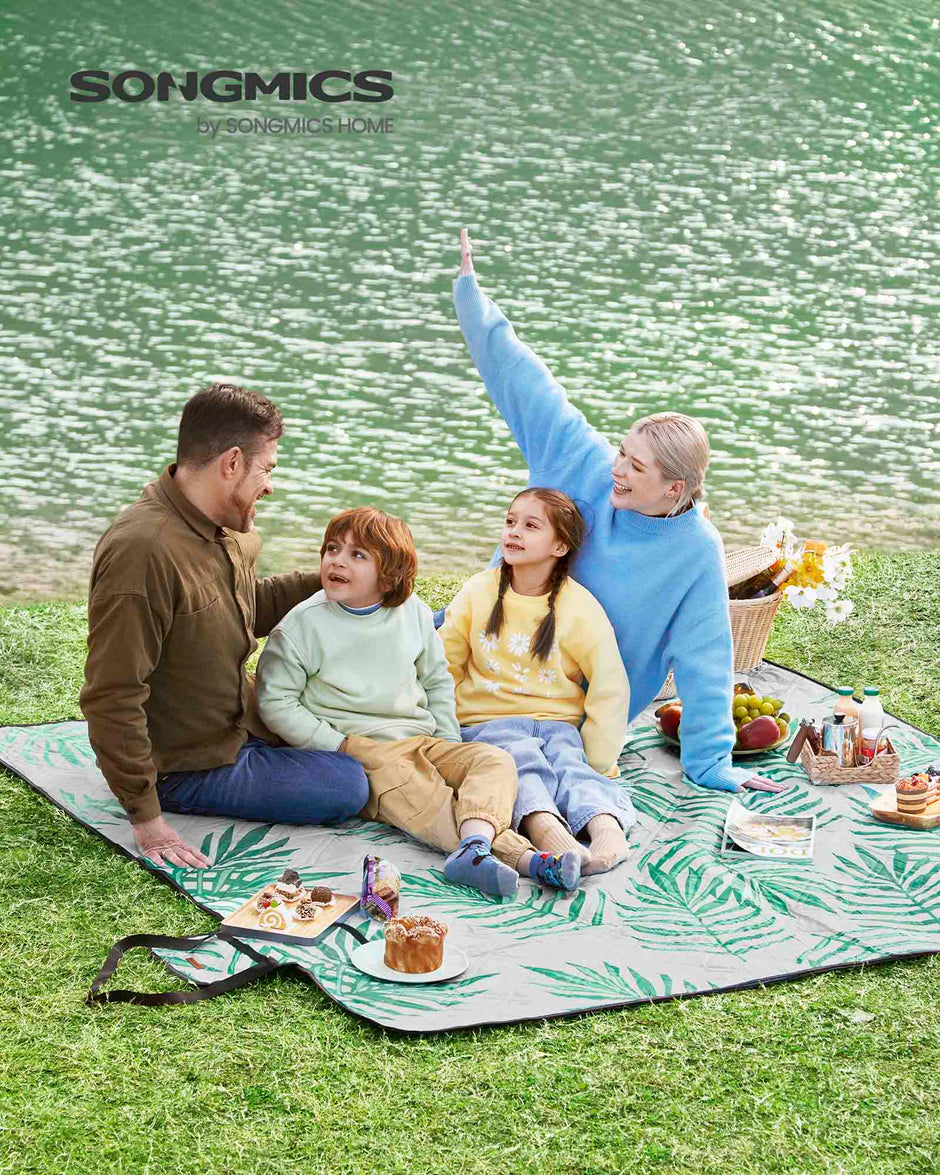 Picnic Blanket – Waterproof – Fern Pattern and Grey – Large Foldable Design 200 x 200 cm
