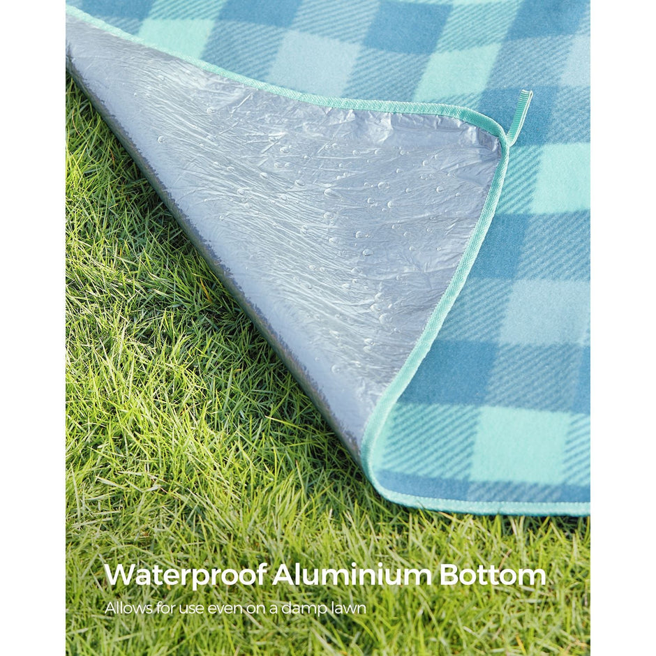 Picnic Blanket – Waterproof Fabric – Green and Blue – Portable and Foldable with 4 Blow-Away Prevention Pegs