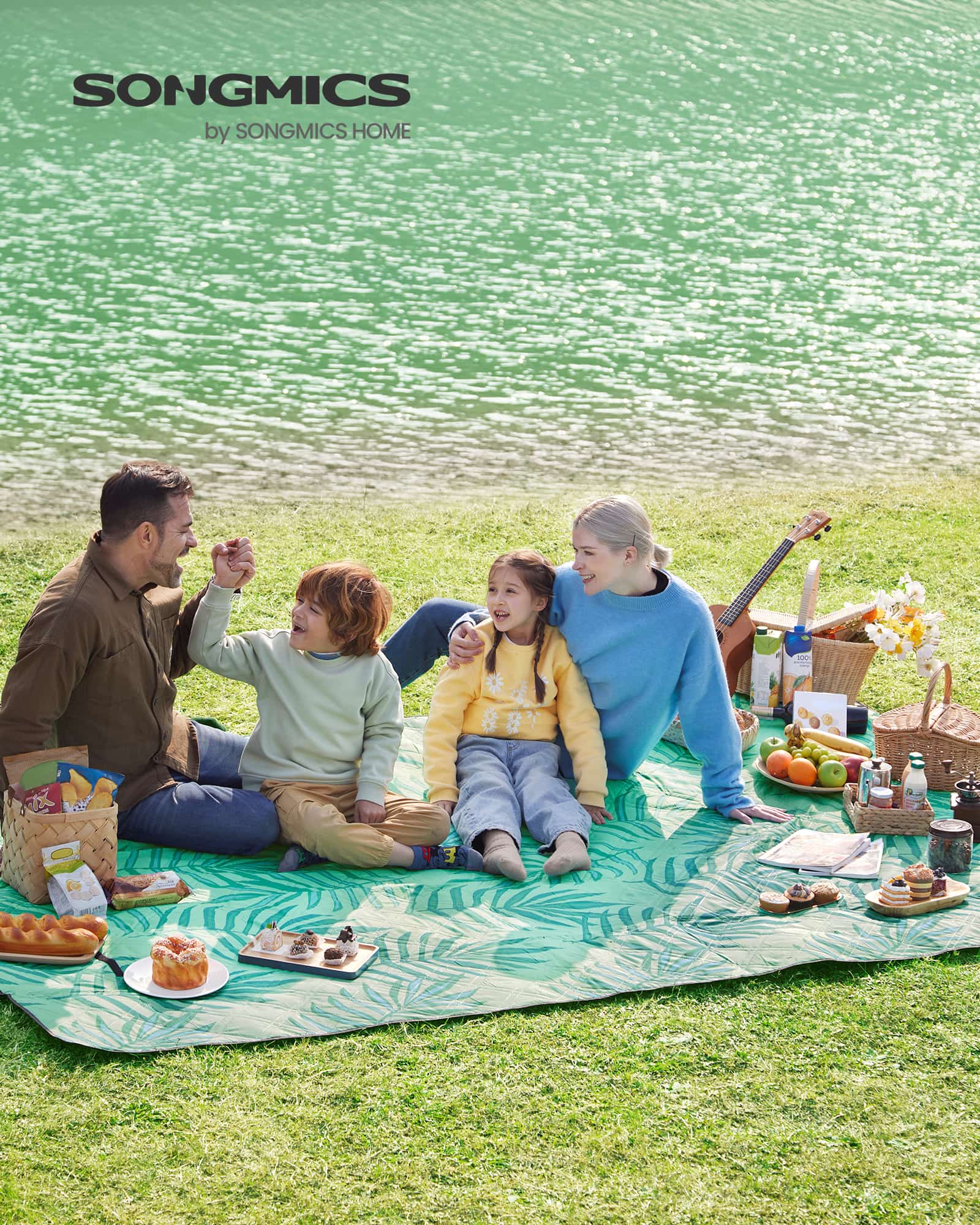 Large Waterproof Picnic Blanket – Fabric – Fern Pattern and Green – Machine Washable and Foldable