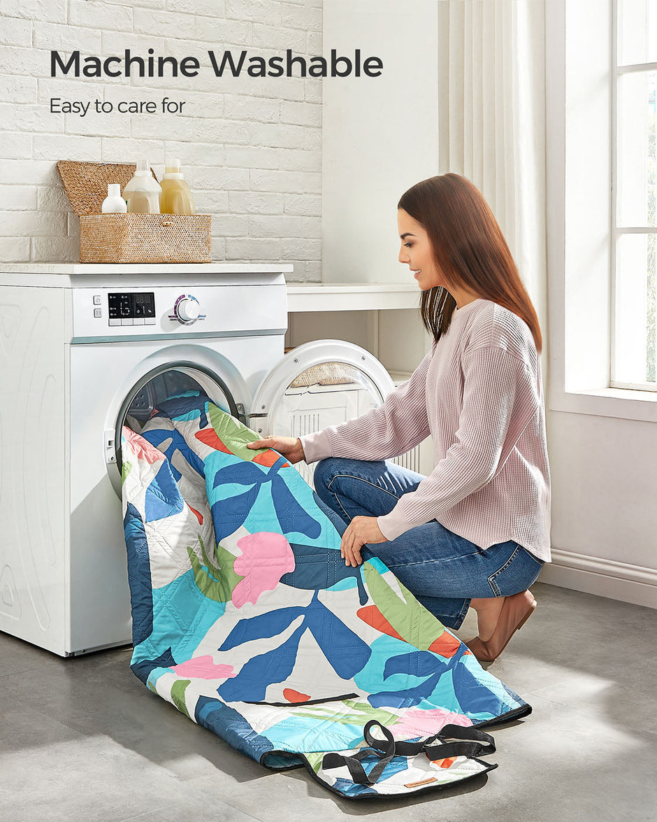 Picnic Blanket – Fabric – Multicolor – Large Waterproof and Machine Washable, Foldable Design, 200 x 300 cm