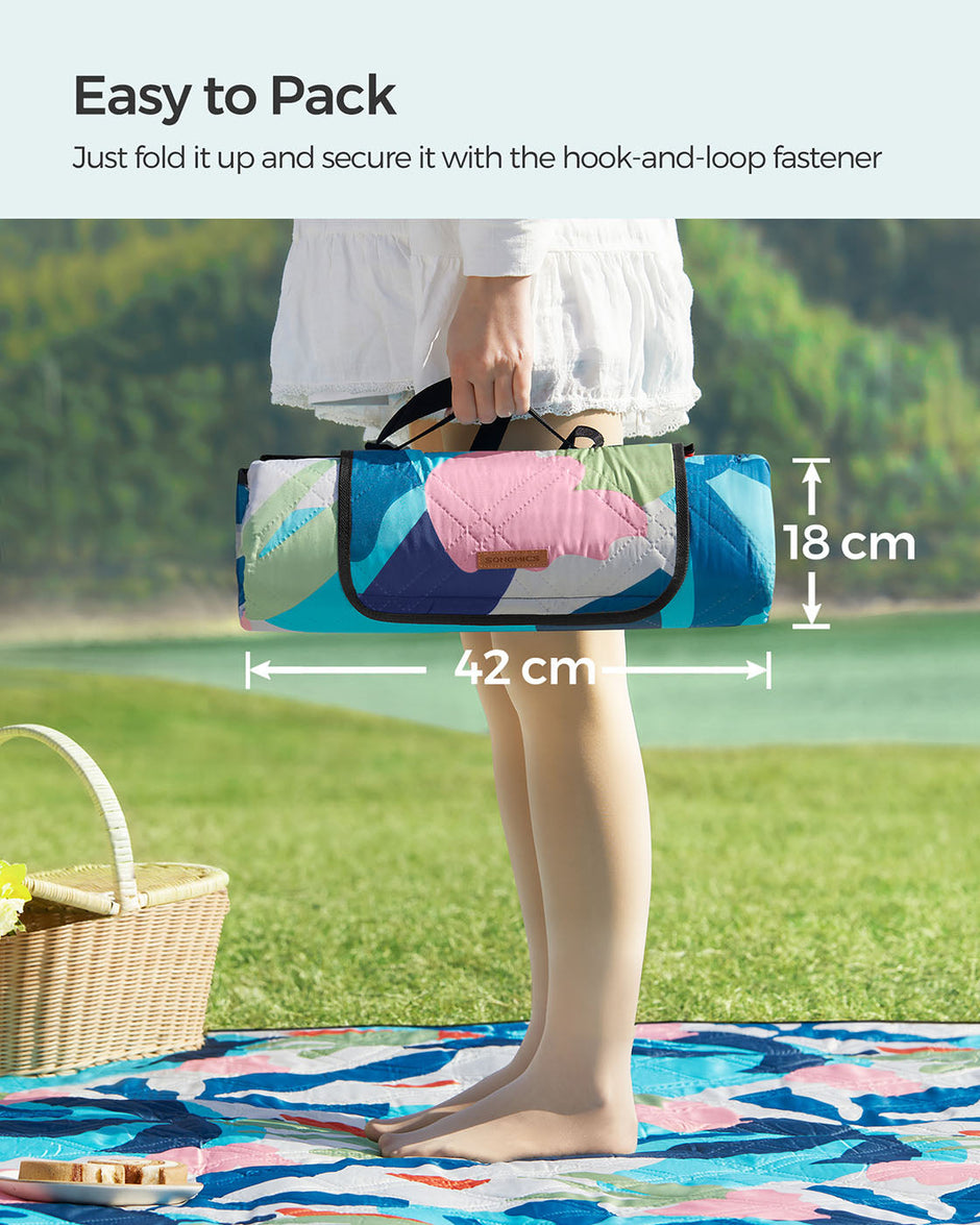 Picnic Blanket – Fabric – Multicolor – Large Waterproof and Machine Washable, Foldable Design, 200 x 300 cm