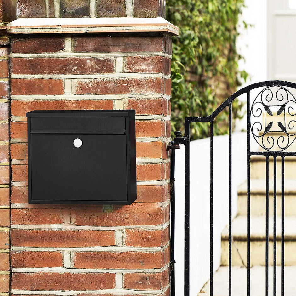 Wall-Mounted Letterbox – Metal – Black – Front Slot with Copper Lock