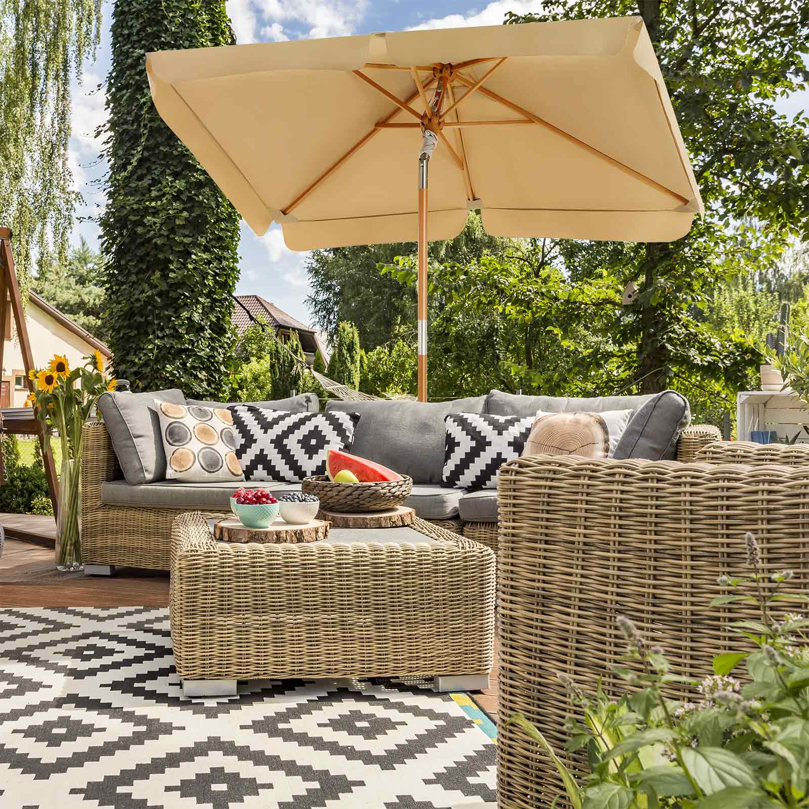 Rectangular Parasol – Wooden – Taupe – Tilt Mechanism for Patio and Balcony
