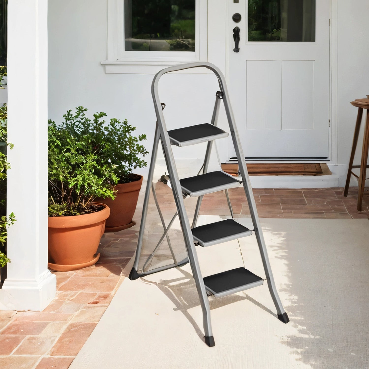 Folding 4-Step Ladder – Metal – Dove Grey – Safety Lock and Space-Saving Design