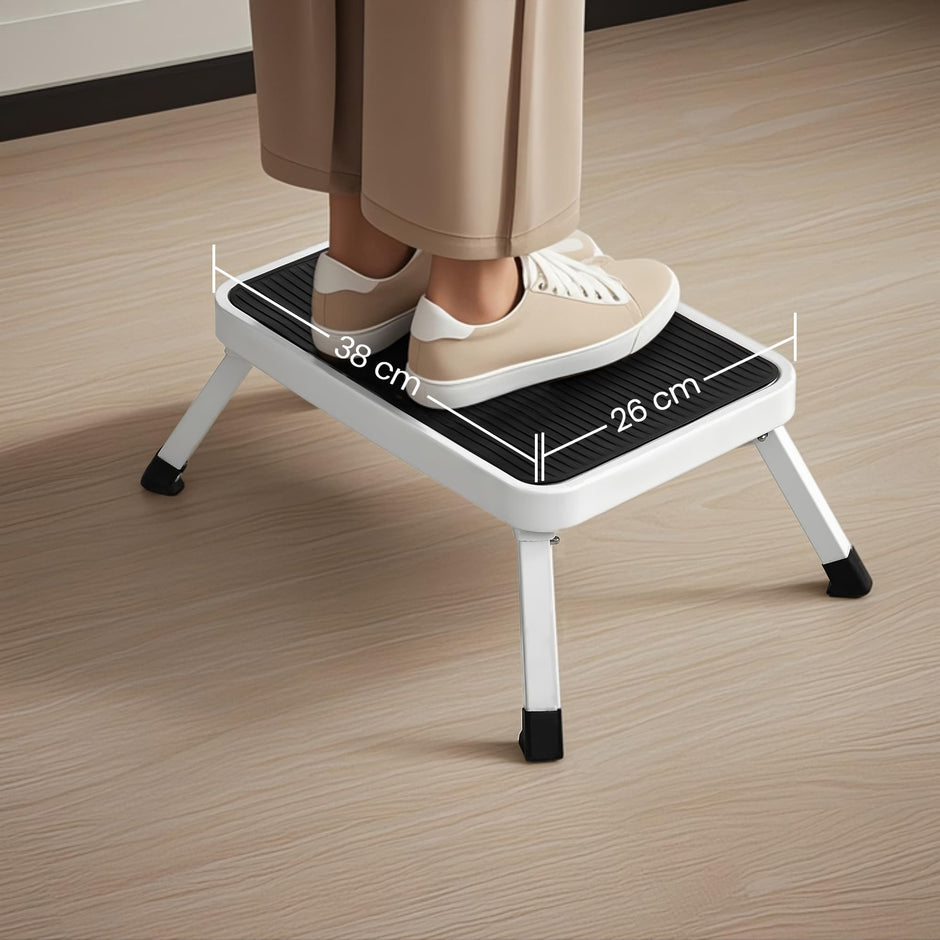 Folding Step Stool – Plastic – White – Non-Slip, Max Load Capacity 150 kg