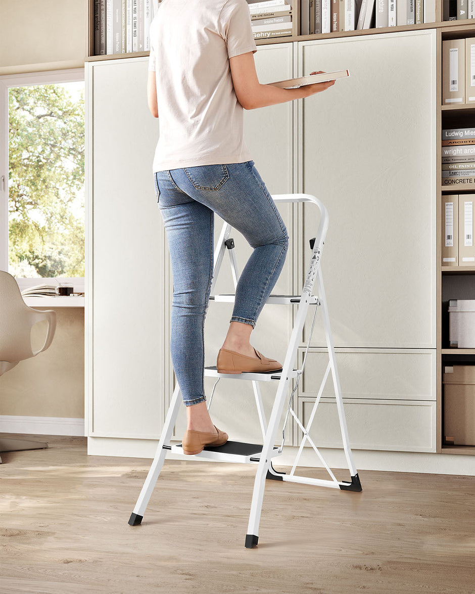 3 Step Ladder – Heavy Duty Steel – Folding and Portable – Anti-Slip Mat, Max Load Capacity 150 kg