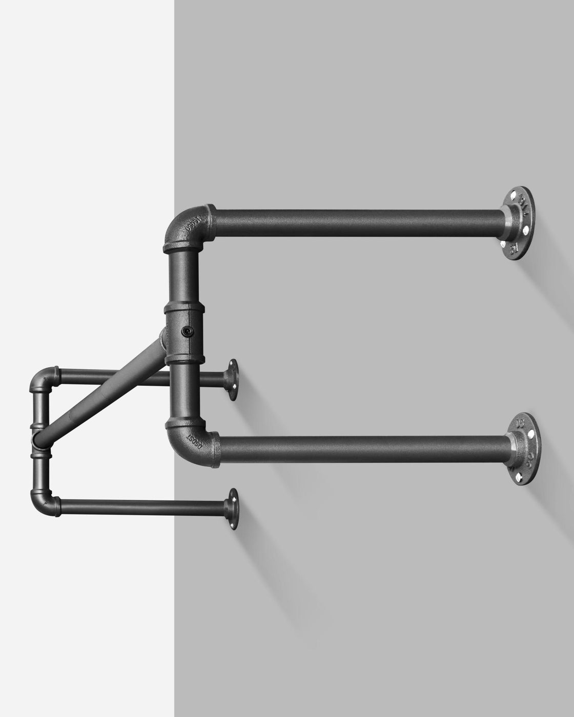 Wall-Mounted Clothes Rack – Metal – Black – Industrial Pipe Design, Space-Saving, Easy Assembly, 60 kg Capacity