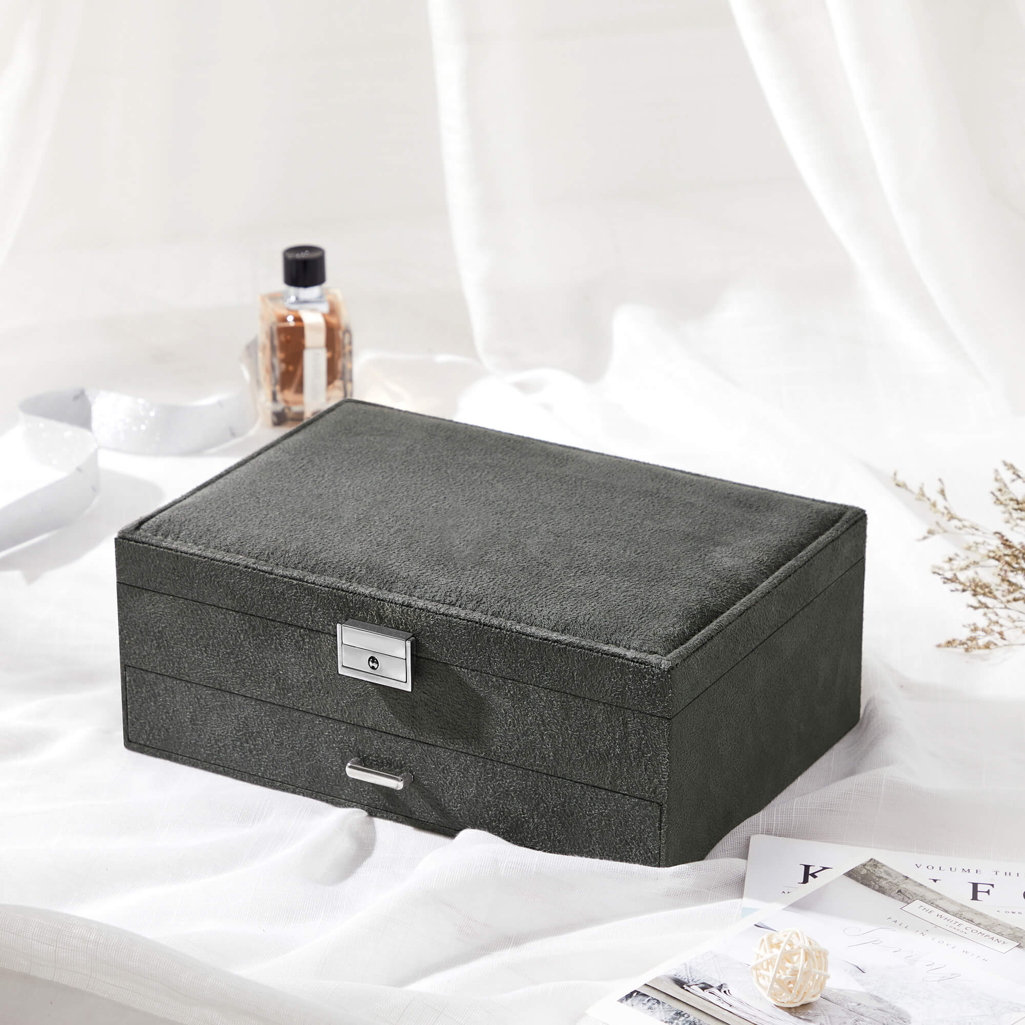 Jewellery Box – Wood – Black – 2 Levels with Drawer and Key