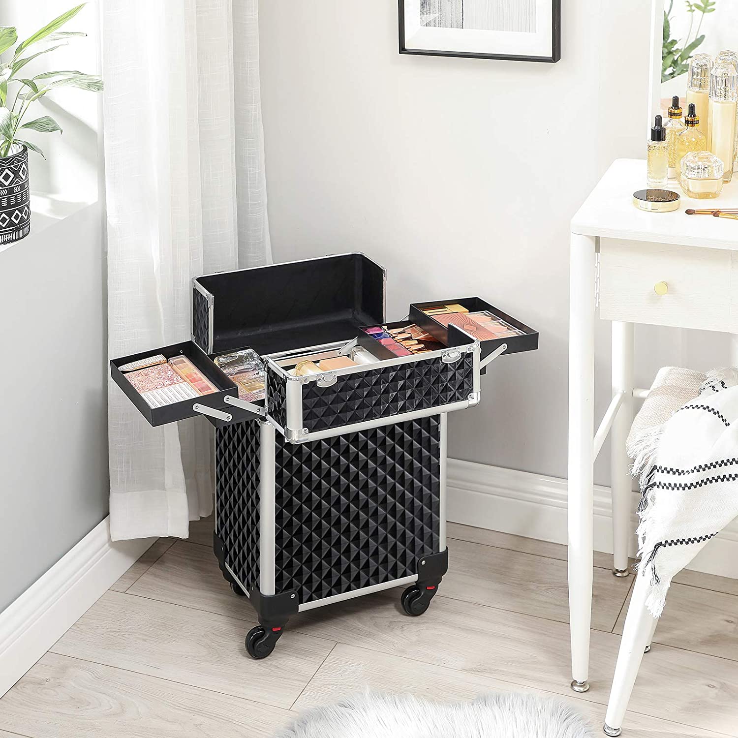 Makeup Case – Plastic – Black – Lockable, Wheeled Design with Extendable Trays