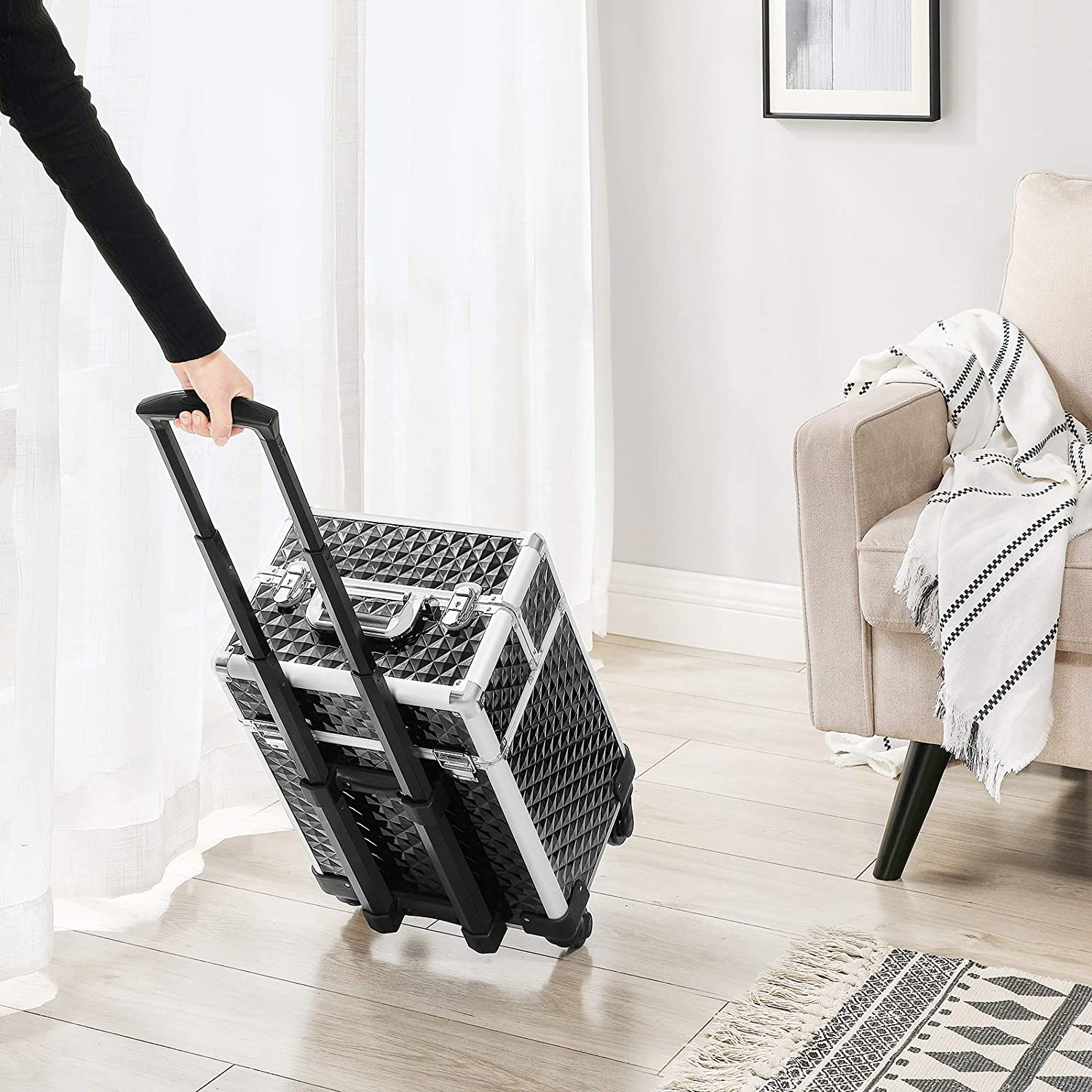 Makeup Case – Plastic – Black – Lockable, Wheeled Design with Extendable Trays