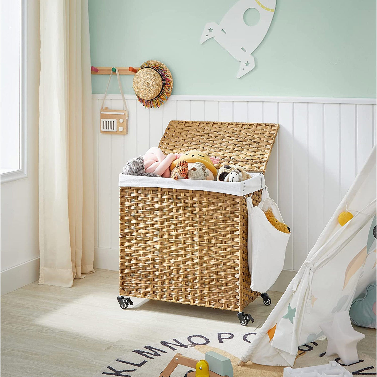 Laundry Hamper – Rattan-Style – Natural – 3 Compartments with Removable Liner