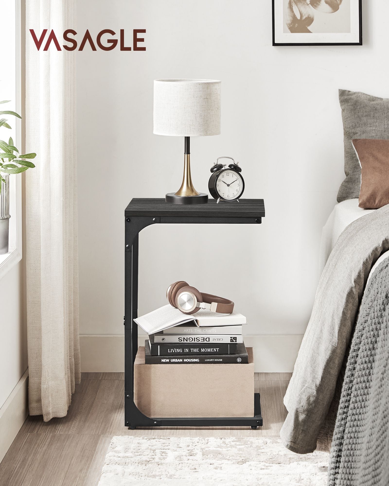 C-Shaped Side Table – Ebonised Oak and Metal – Black – Industrial Design for Living Room or Bedroom