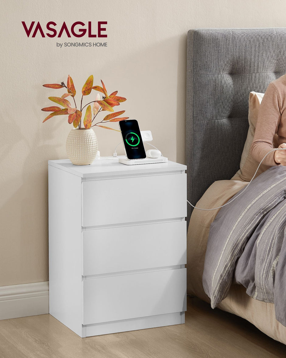 Bedside Table – Wood – Natural Finish – Integrated Charging Station, Set of 2