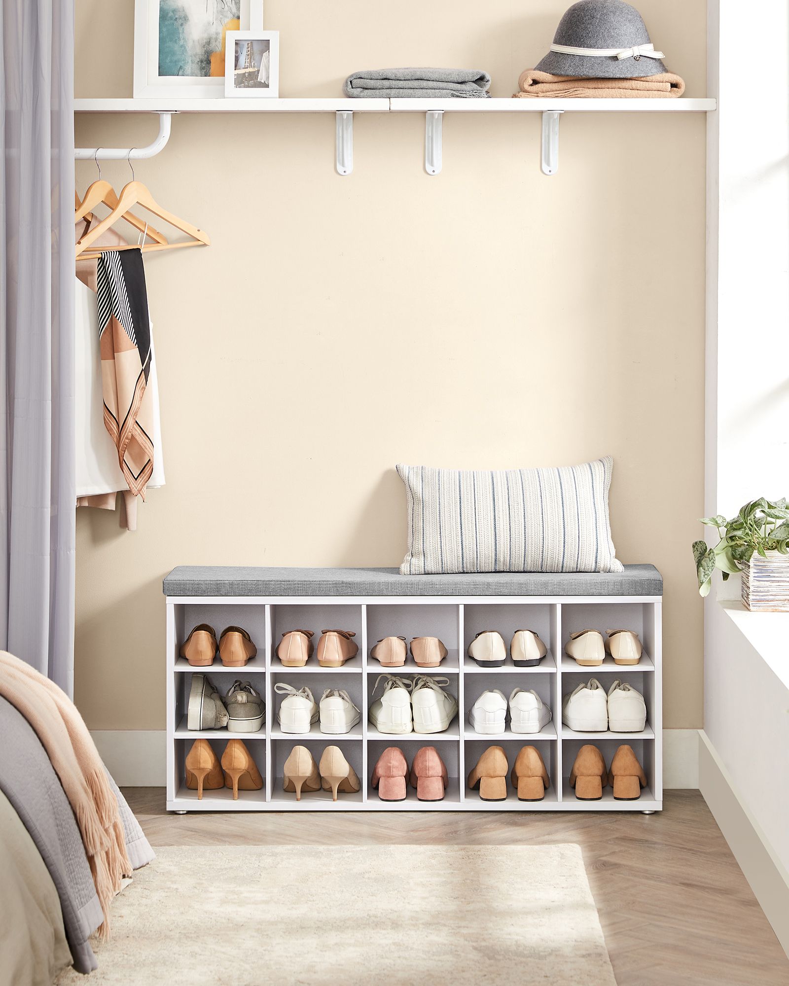 Shoe Rack – Wood – Cloud White and Dove Grey – Shoe Bench with Cushion and 15 Open Storage Compartments
