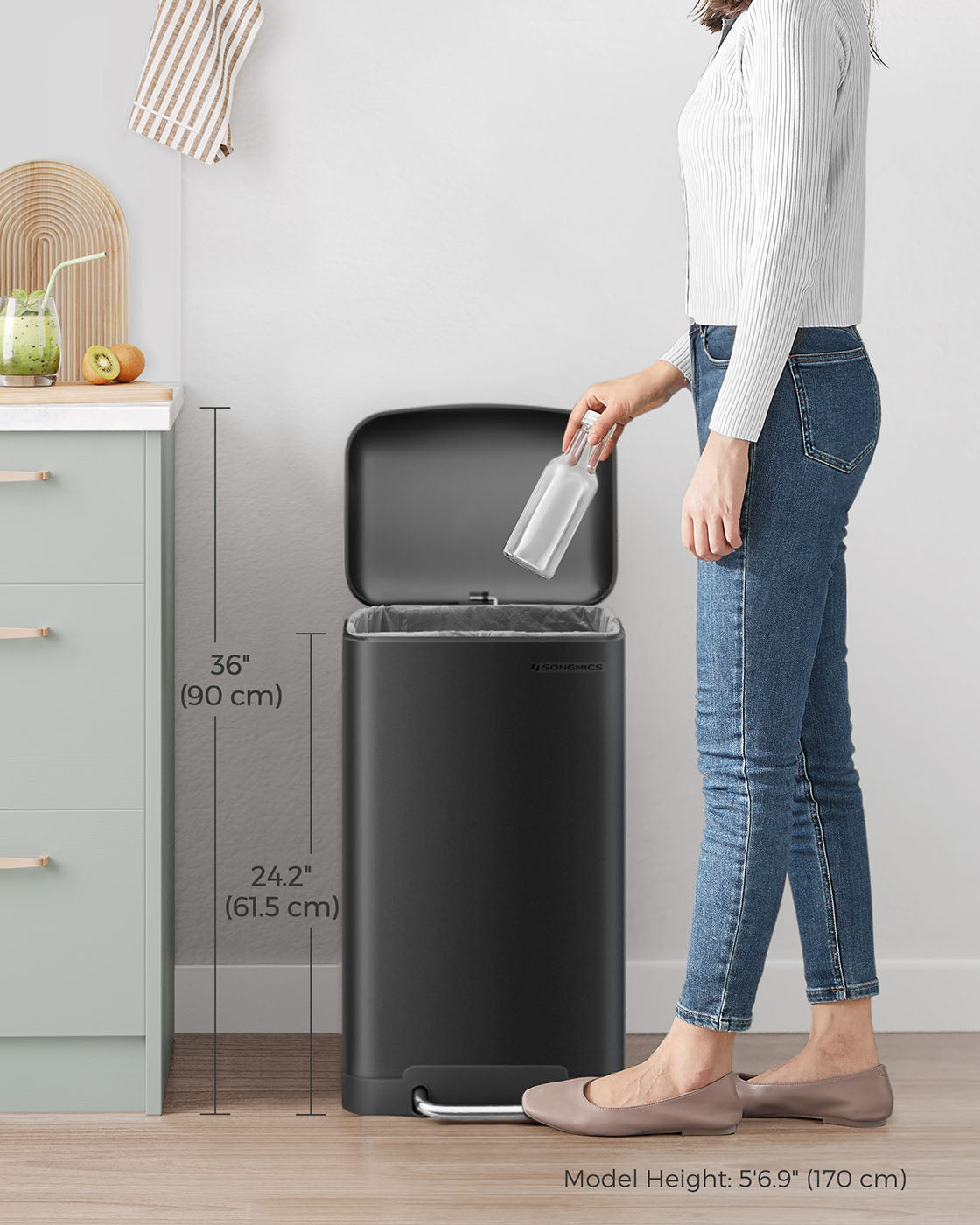 Step Trash Can – Stainless Steel – Black – Soft Close Lid with Inner Bucket