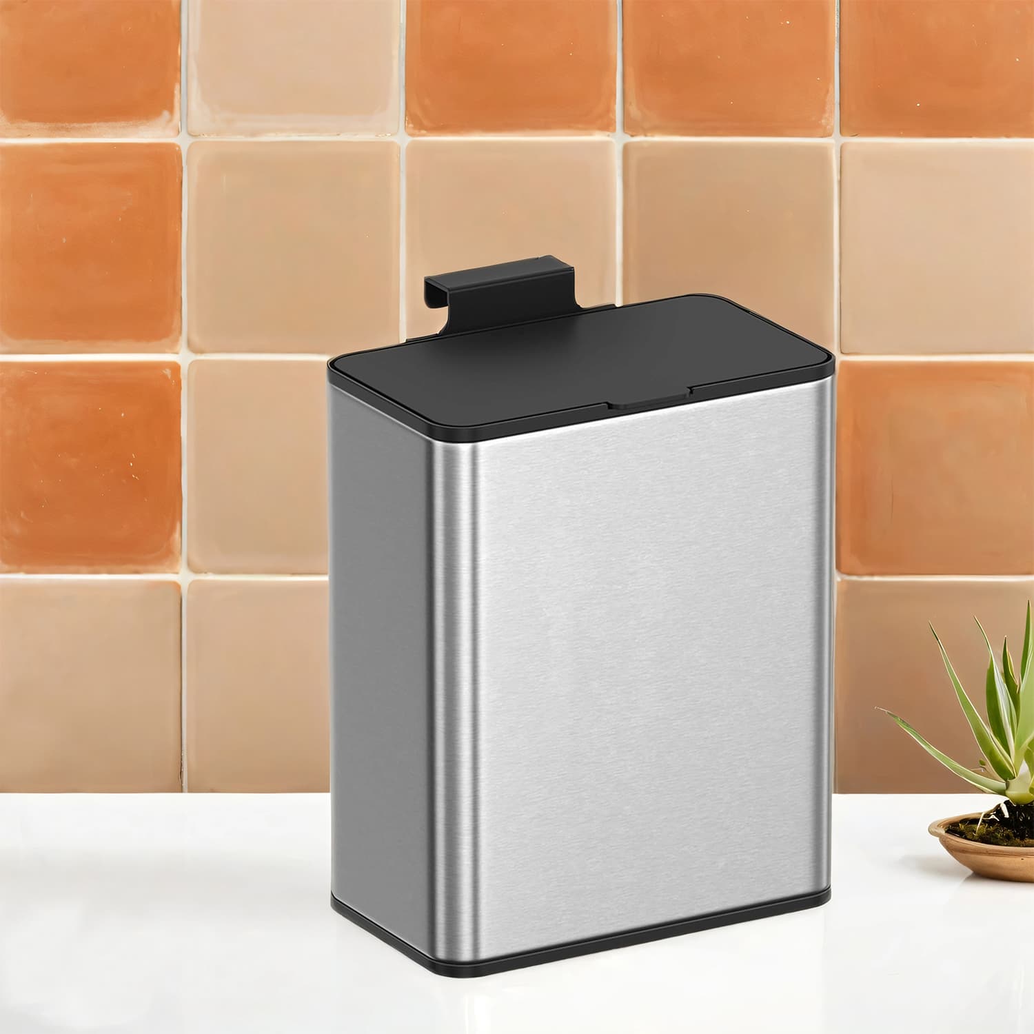 Hanging Kitchen Trash Can – Steel – 8L – Lid with Wall-Mount and Cabinet Door Hooks