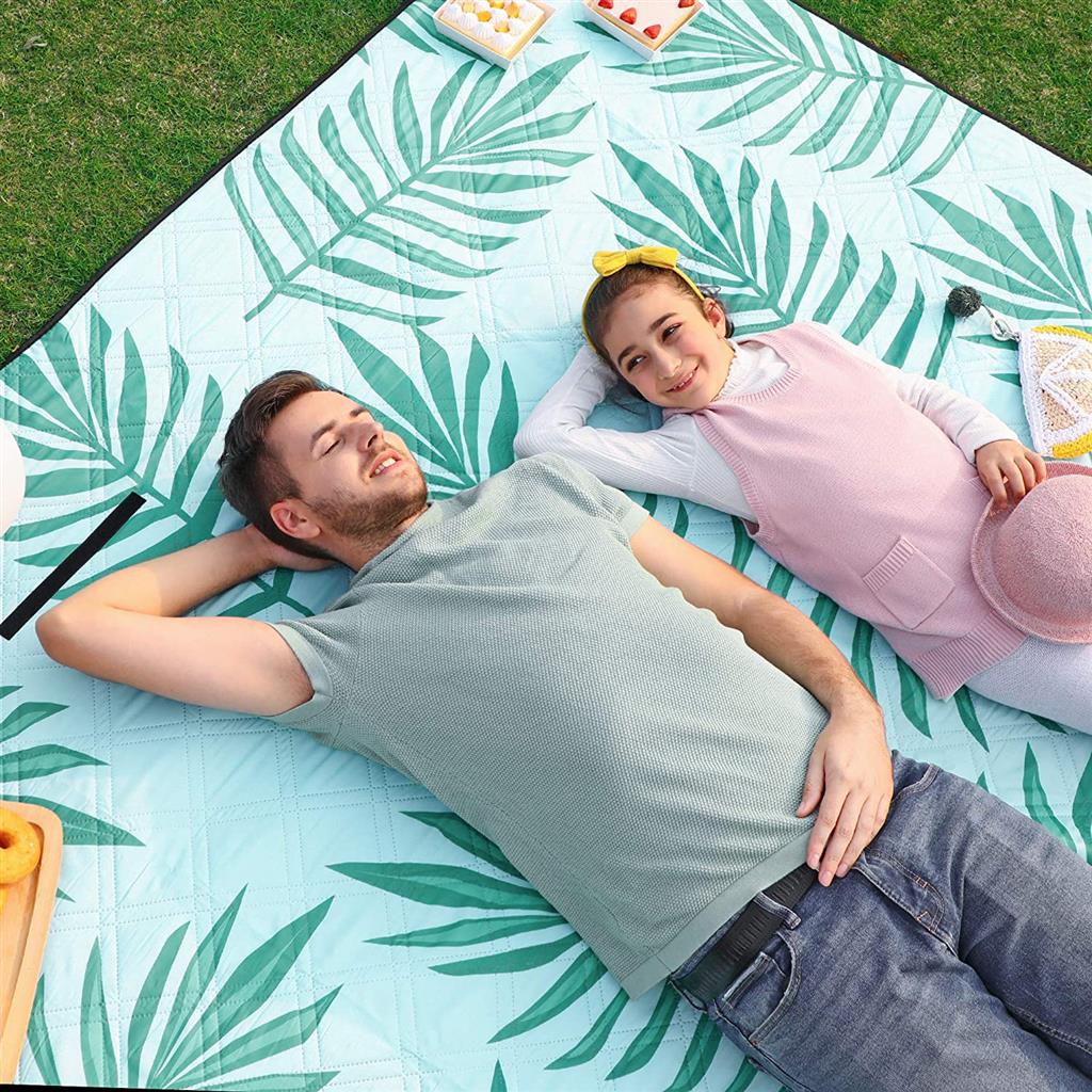 Large Picnic Blanket – Waterproof Material – Blue – Features Carry Handle