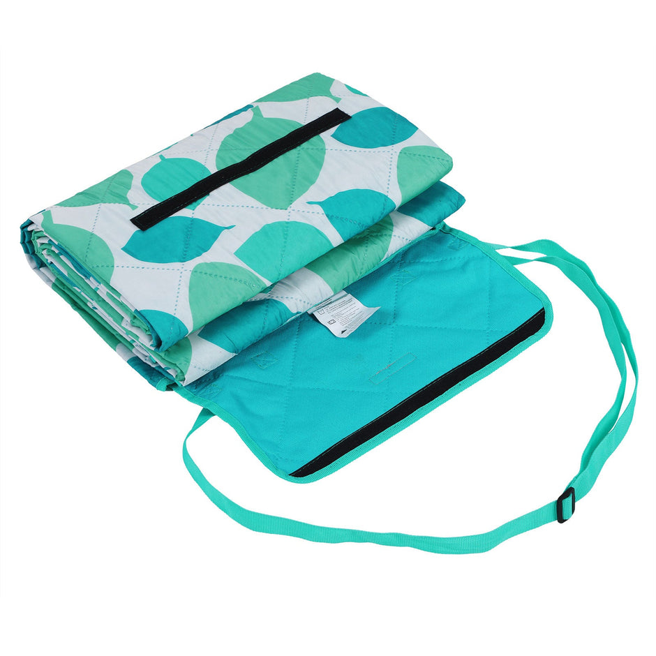 Insulated Picnic Blanket – Washable Fabric – Leaf Pattern – Lightweight & Foldable with Shoulder Strap