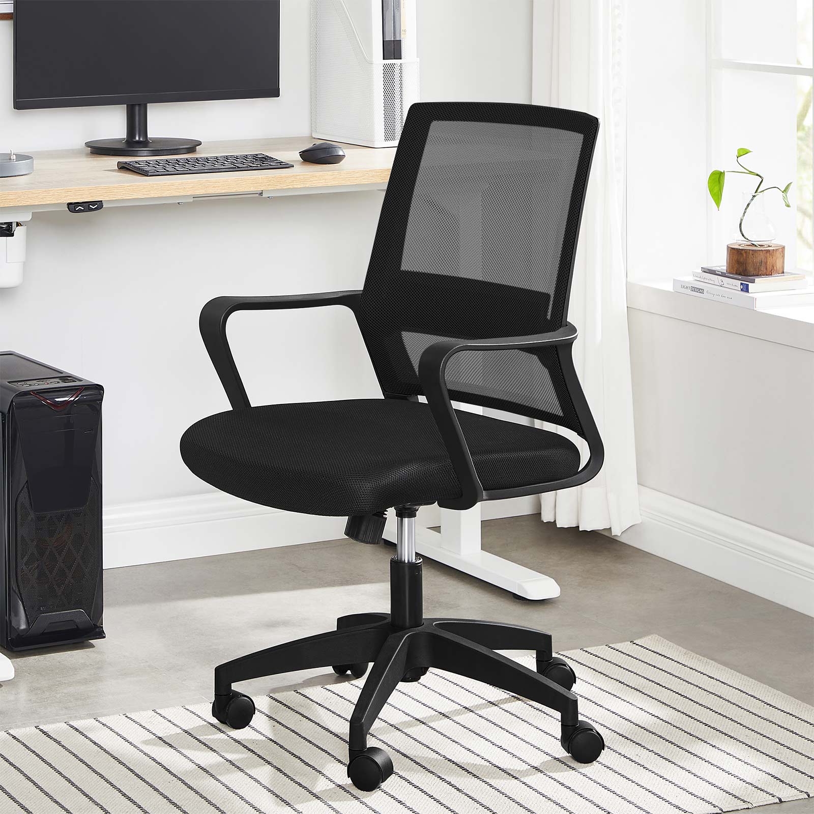 Office Chair – Mesh – Black – 360 Swivel with Adjustable Tilt Function