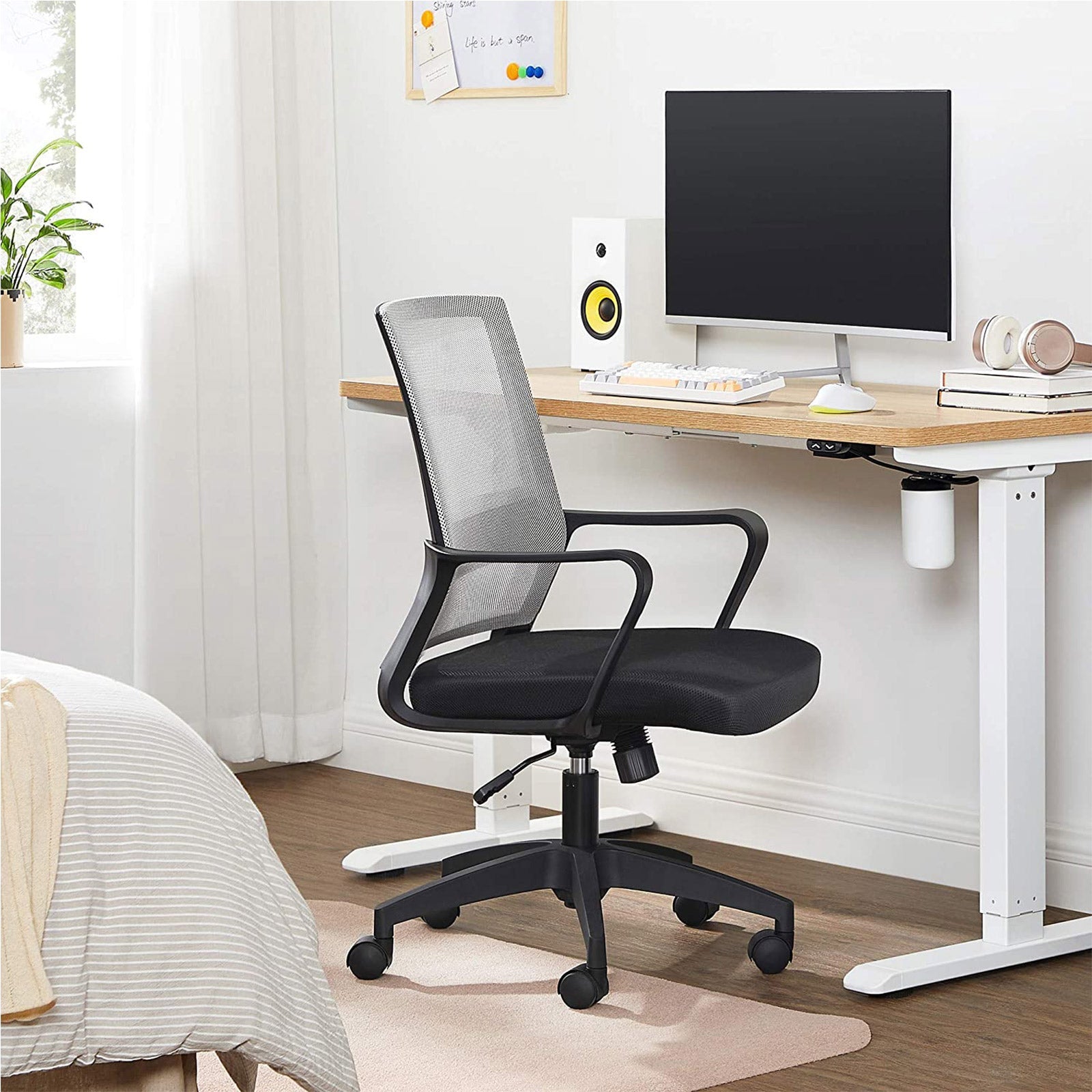 Adjustable Swivel Office Chair – Mesh – Grey – Tilt Function, Breathable Design