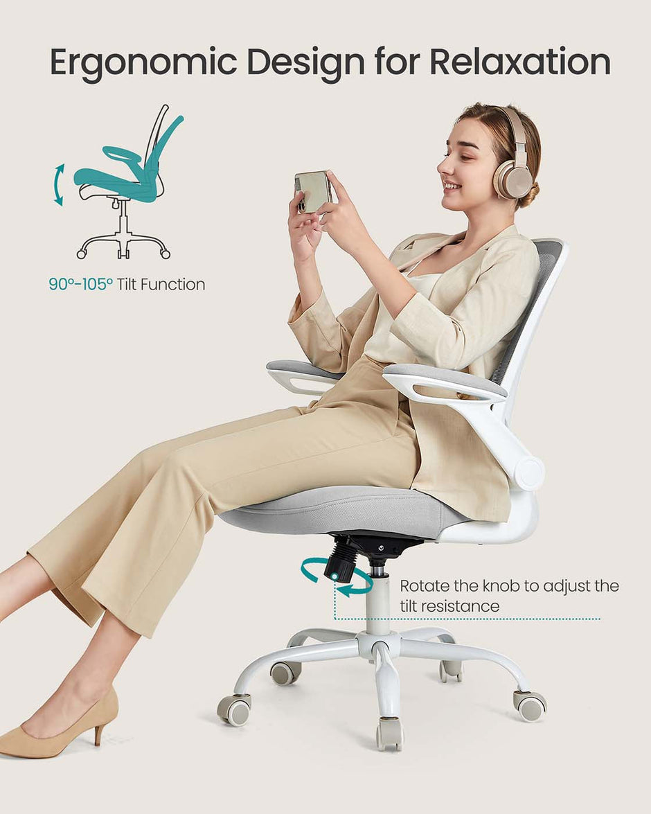 Ergonomic Office Chair – Mesh – Black – Adjustable Lumbar Support, Folding Armrests, 360° Swivel
