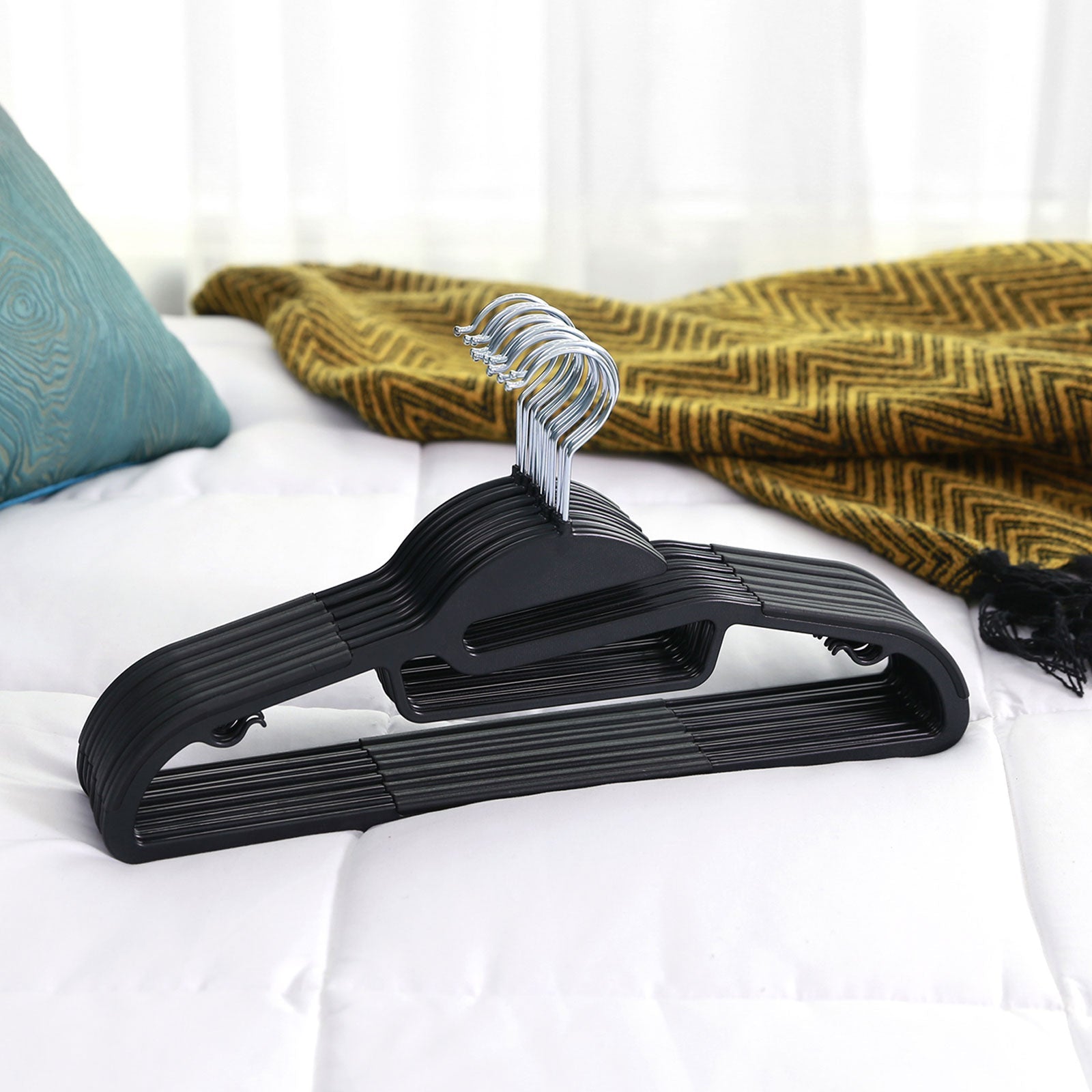 Coat Hangers – Plastic – Grey – Non-Slip Space Saving Design with 360° Rotating Hook, Set of 20