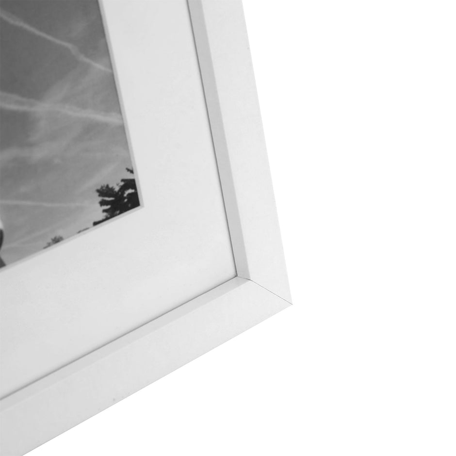 Triple Picture Frame – MDF with Glass Front – White – Wall Mounted or Table Top Display for Three 10 x 15 cm Photos