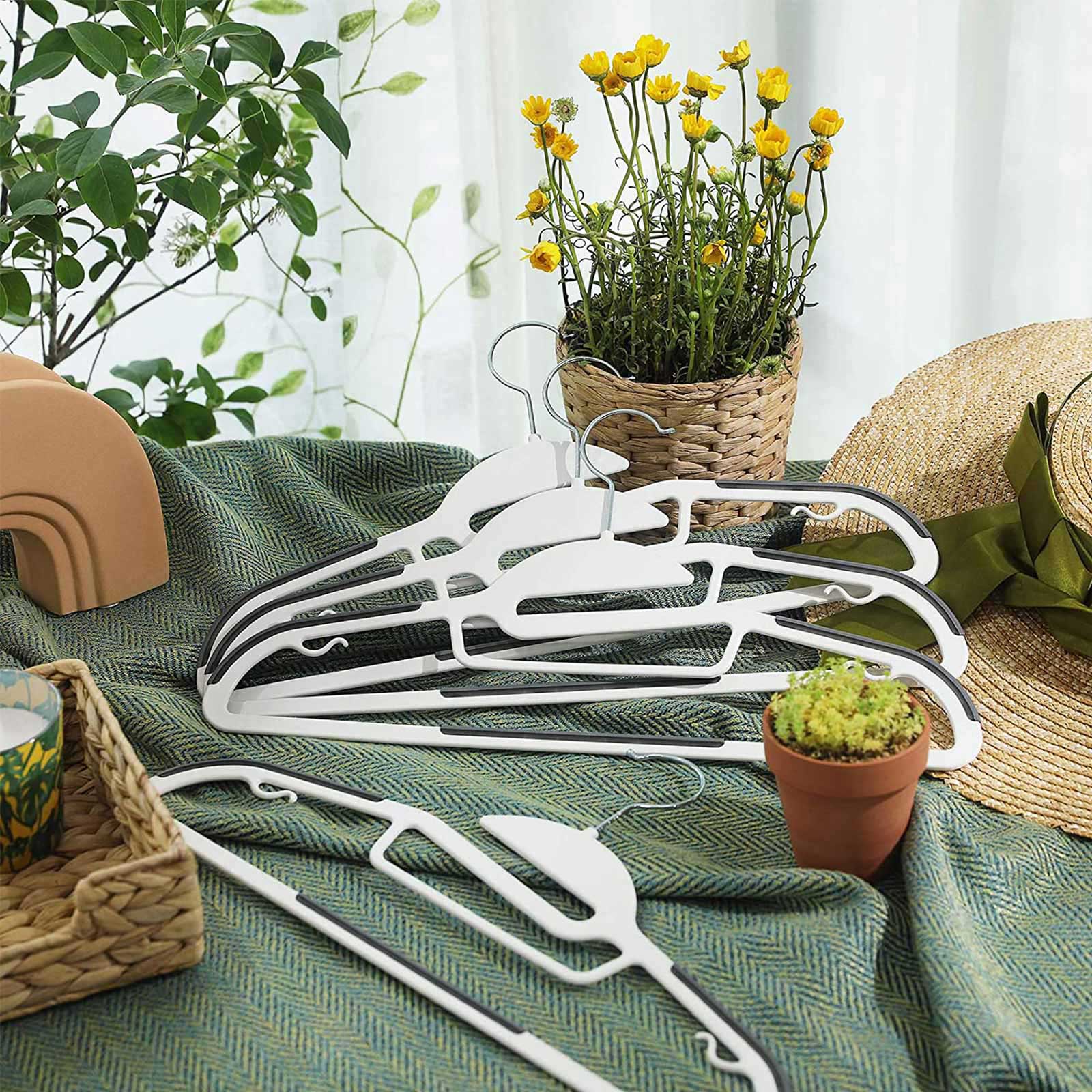 Coat Hangers – Plastic – Grey – 20 Pack, Thin Space Saving Design with Non-Slip Grip and 360° Rotating Hook