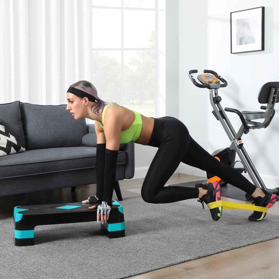 Step Platform – Plastic – Black and Grey – Height-Adjustable with Resistance Band