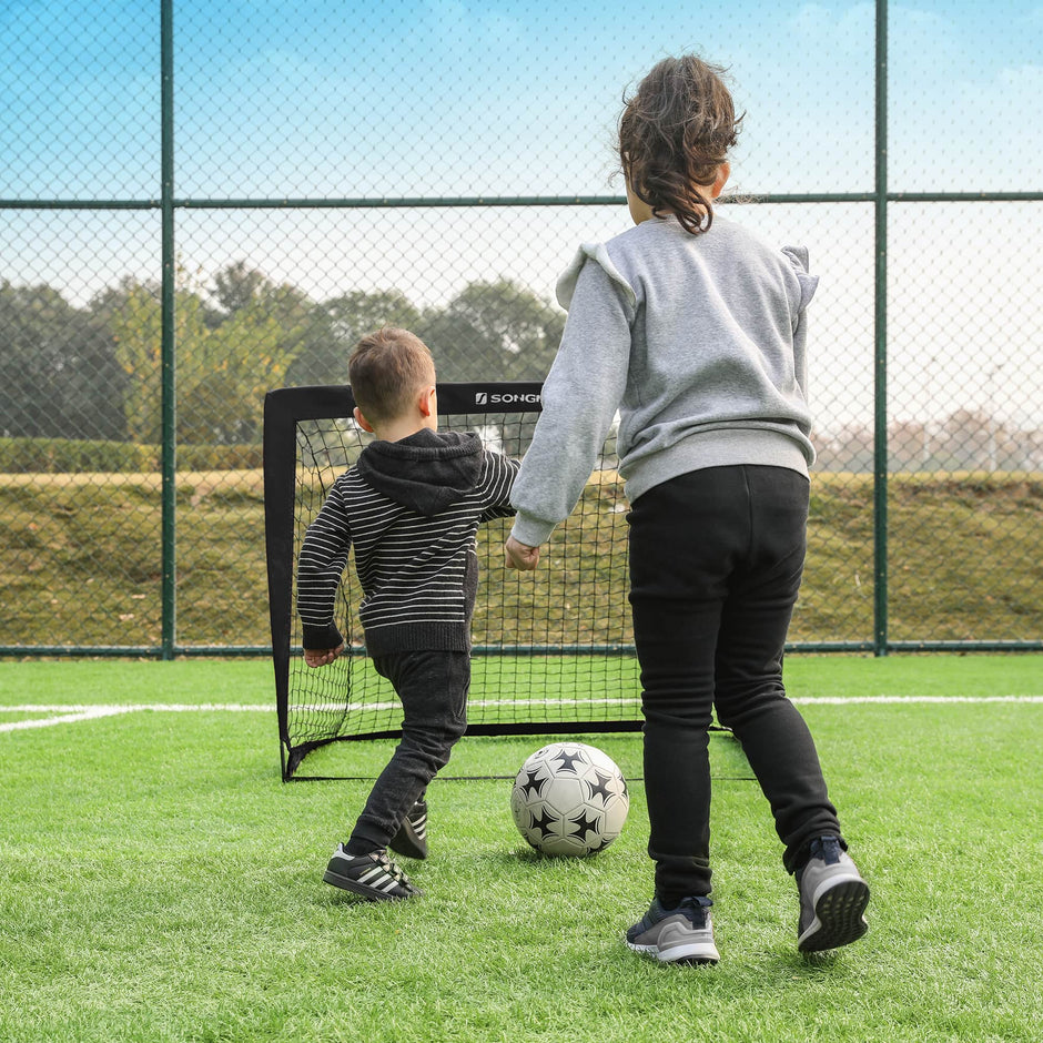Set of 2 Portable Soccer Nets – Steel and Fibreglass – Red – Quick Assembly for Garden, Park, and Beach