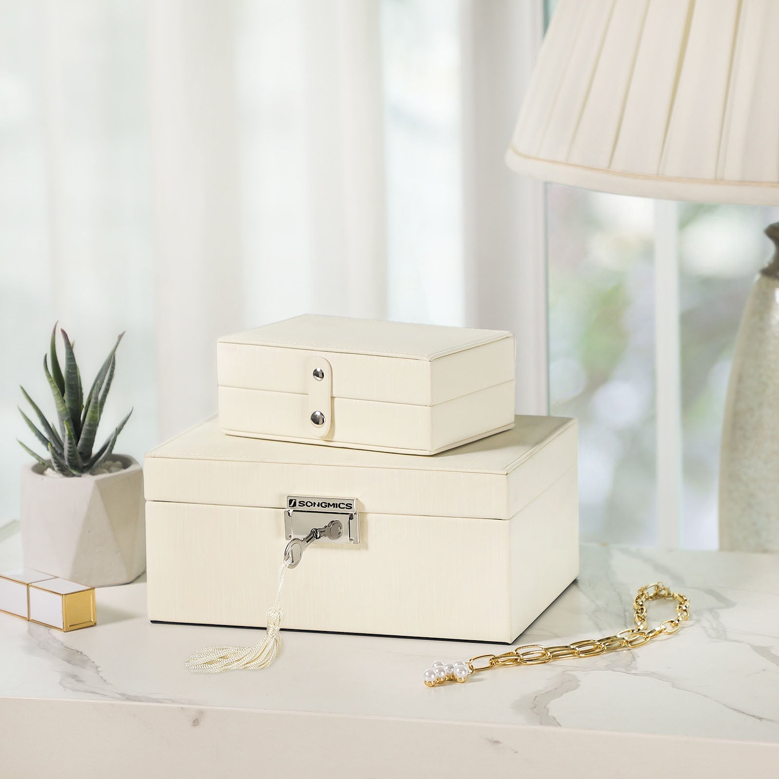 Jewelry Box – Thickened Frame – Black – Lockable with Foldable Tray and Removable Divider