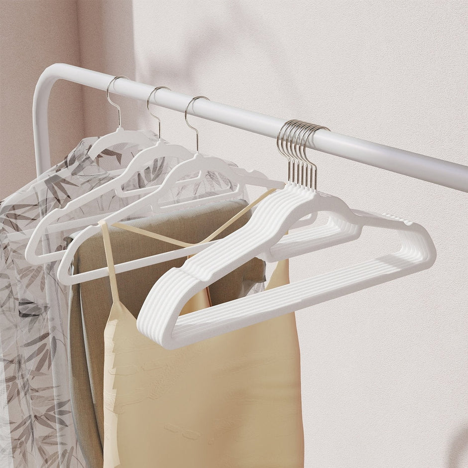 Velvet Hangers – Black – Set of 20 – Ultra Thin Space Saving with Rose Gold 360 Degree Swivel Hook