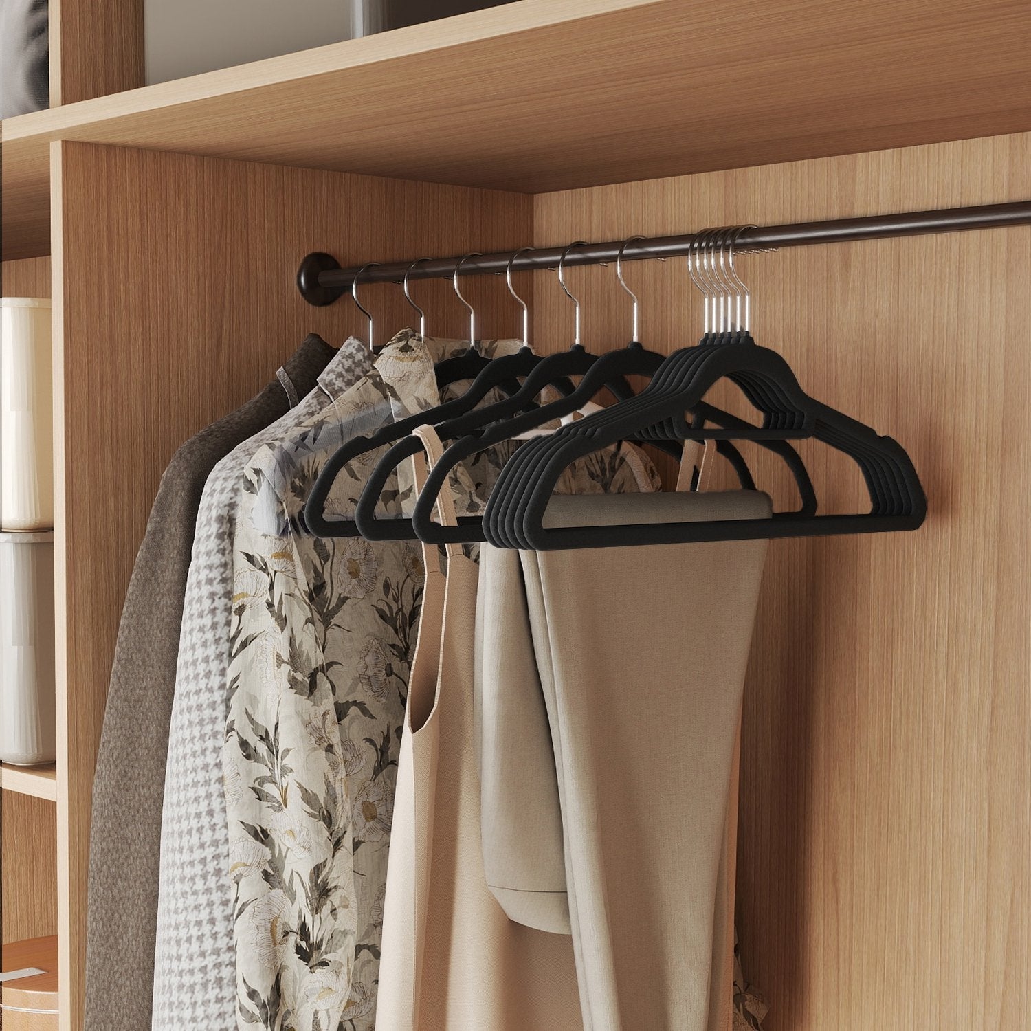 Velvet Hangers – Black – Set of 20 – Ultra Thin Space Saving with Rose Gold 360 Degree Swivel Hook