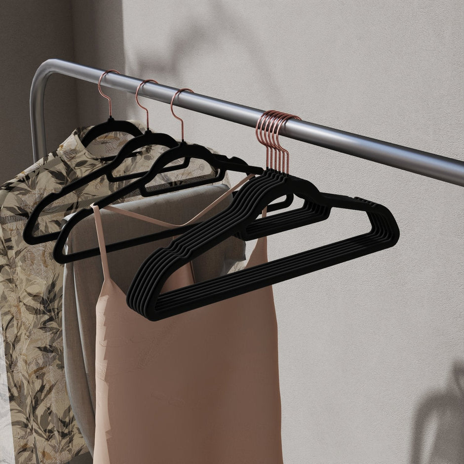 Velvet Hangers – Velvet – Light Pink – Non-Slip, Space-Saving Design, Set of 30