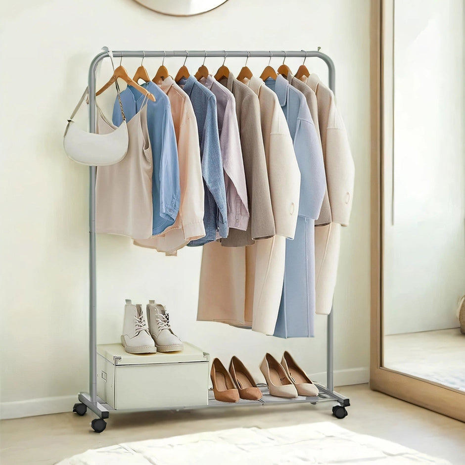 Mobile Clothing Rail – Metal – Black – Lockable Wheels and Storage Shelf