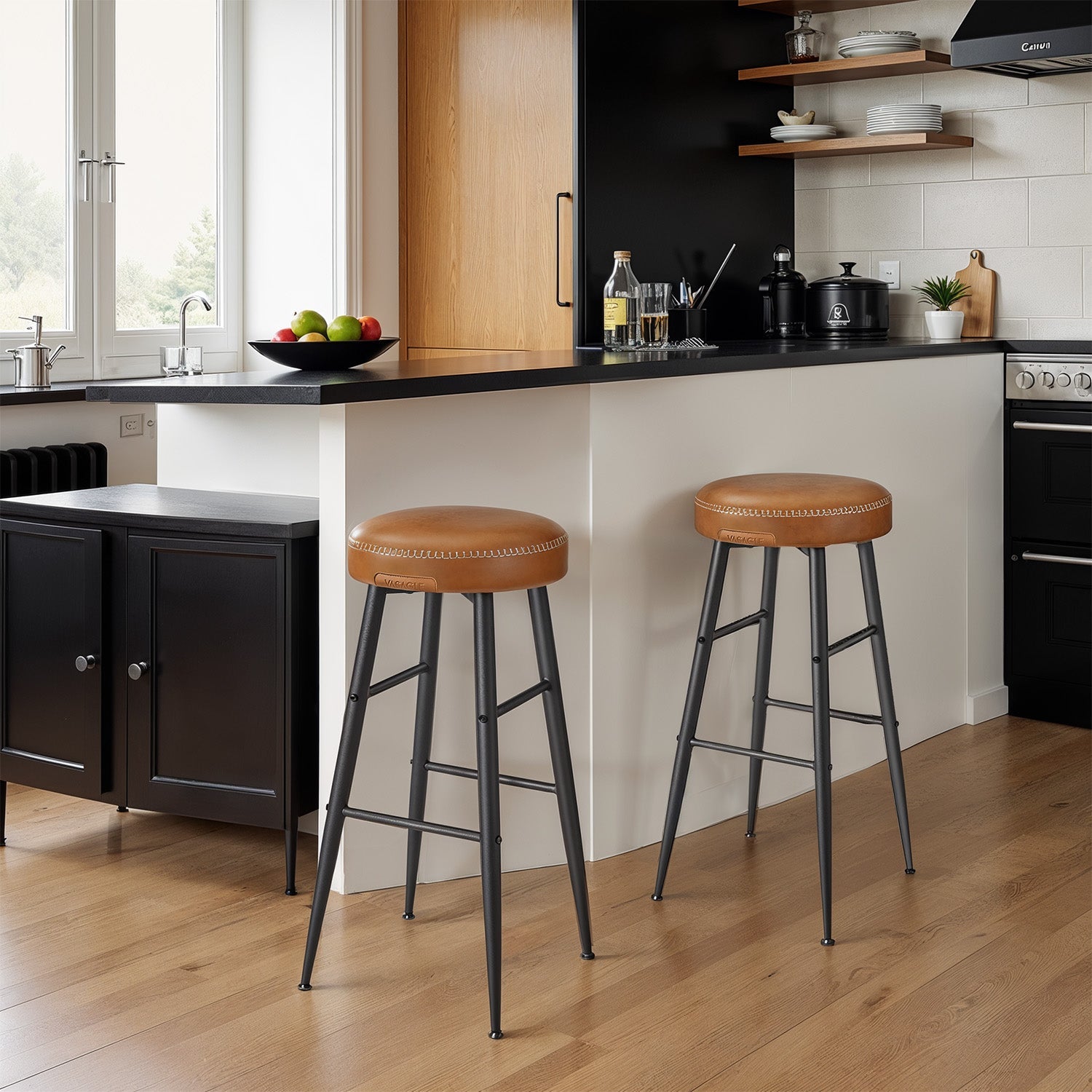 Set of 2 Bar Stools – Synthetic Leather – Brown – Mid-Century Modern Design, 63 cm Tall, Easy Assembly