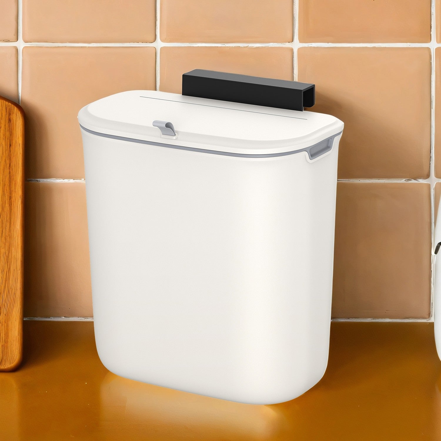 Hanging Trash Can – Plastic – White – Wall Mounted with Lid, Ideal for Kitchen and Bathroom